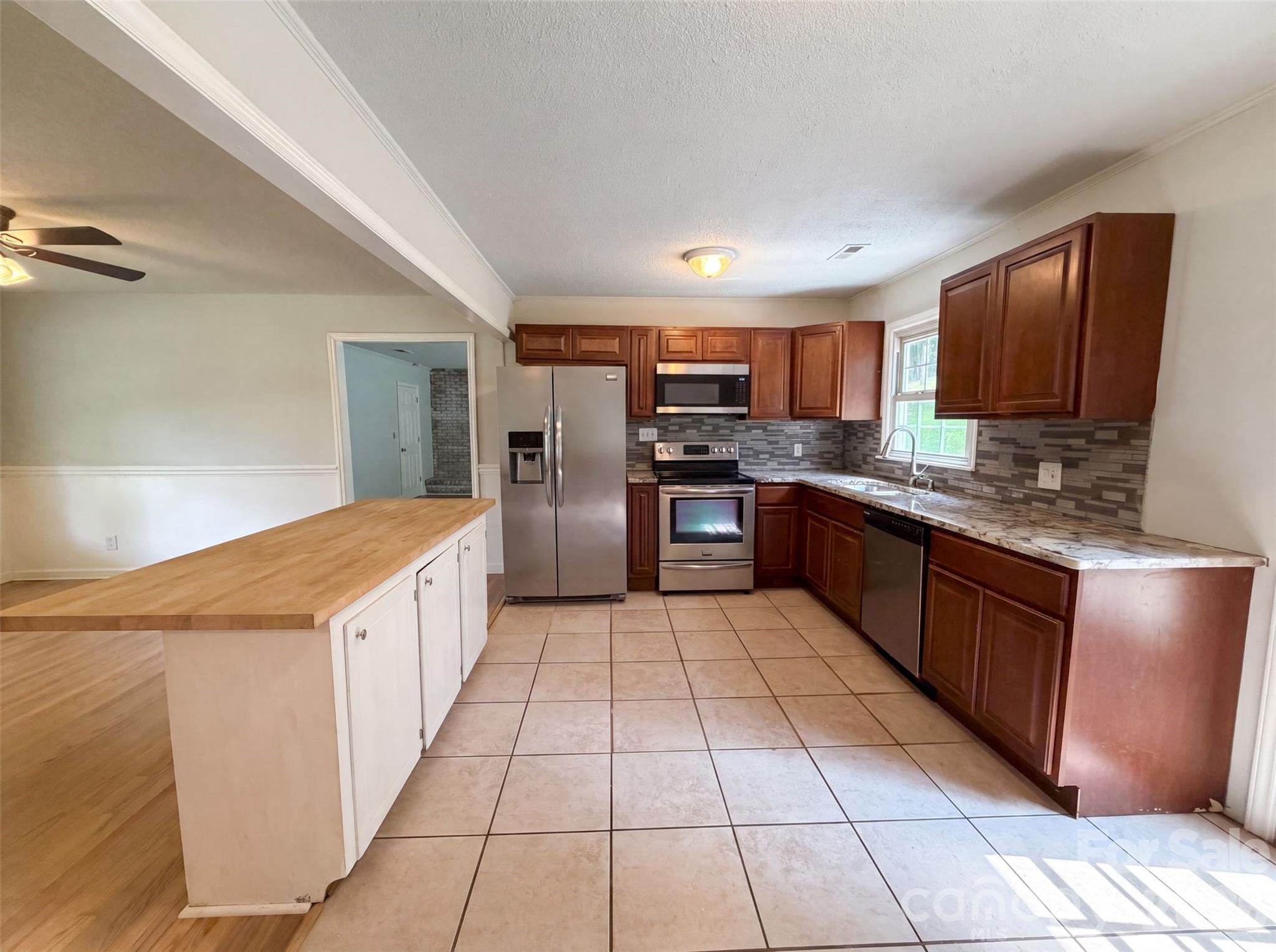 529 Timberlane Dr, Mount Holly, NC 28120