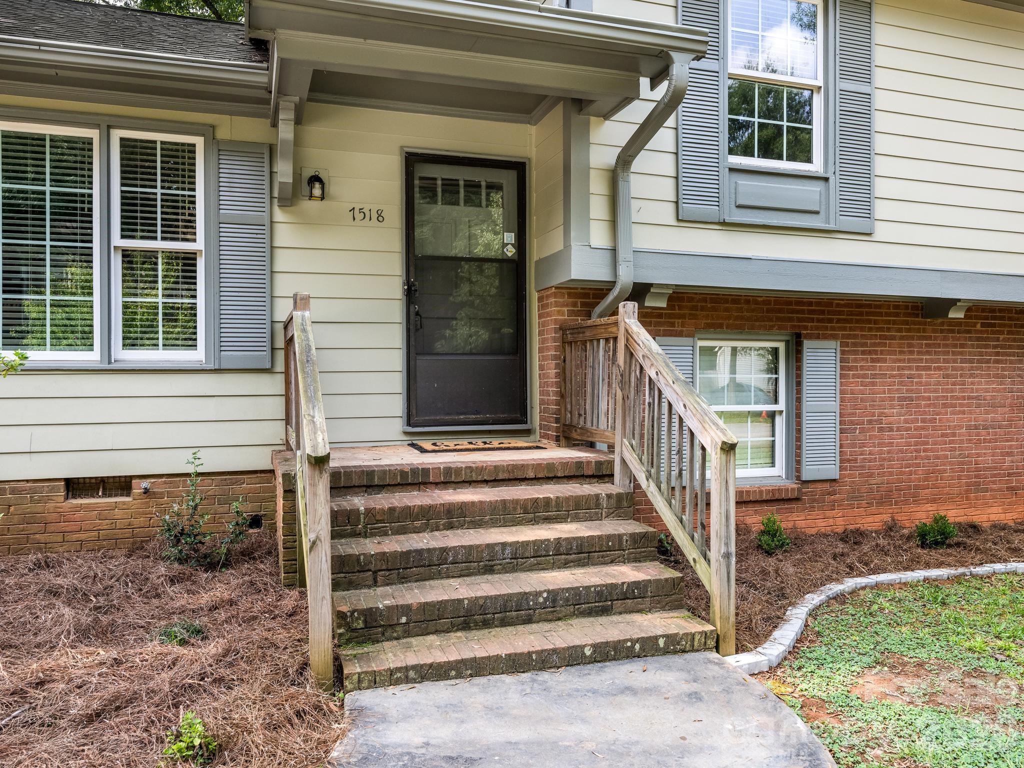 7518 Riding Trail Rd, Charlotte, NC 28212