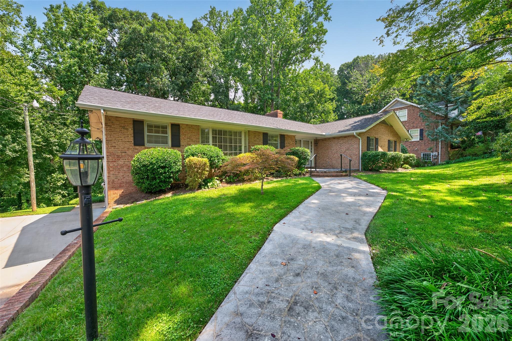 530 25th Ave NW, Hickory, NC 28601