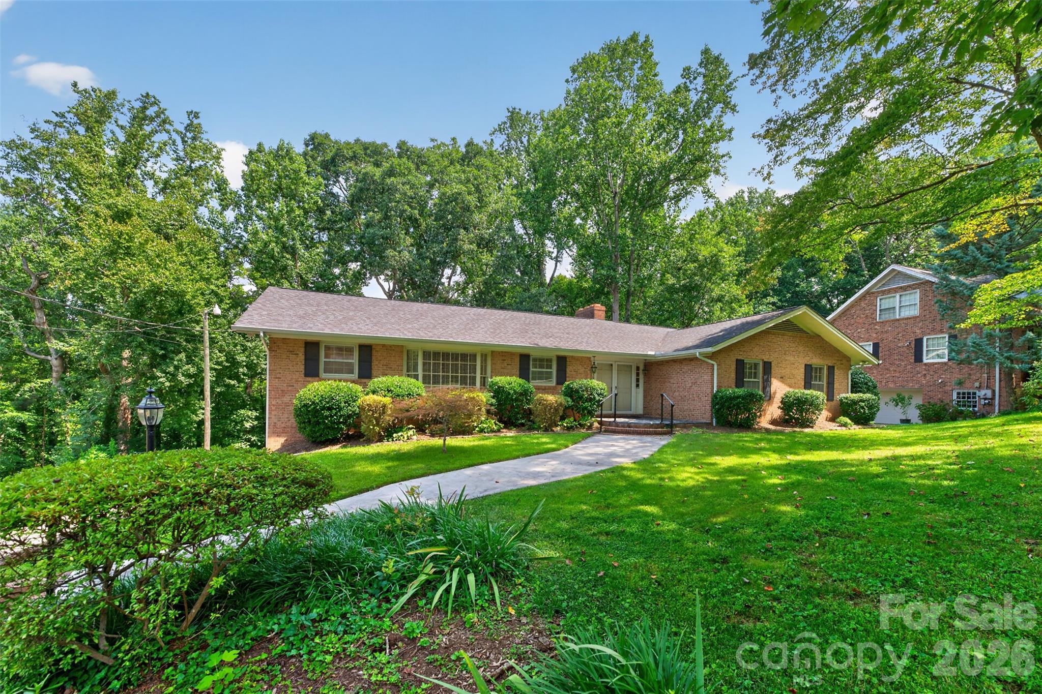 530 25th Ave NW, Hickory, NC 28601