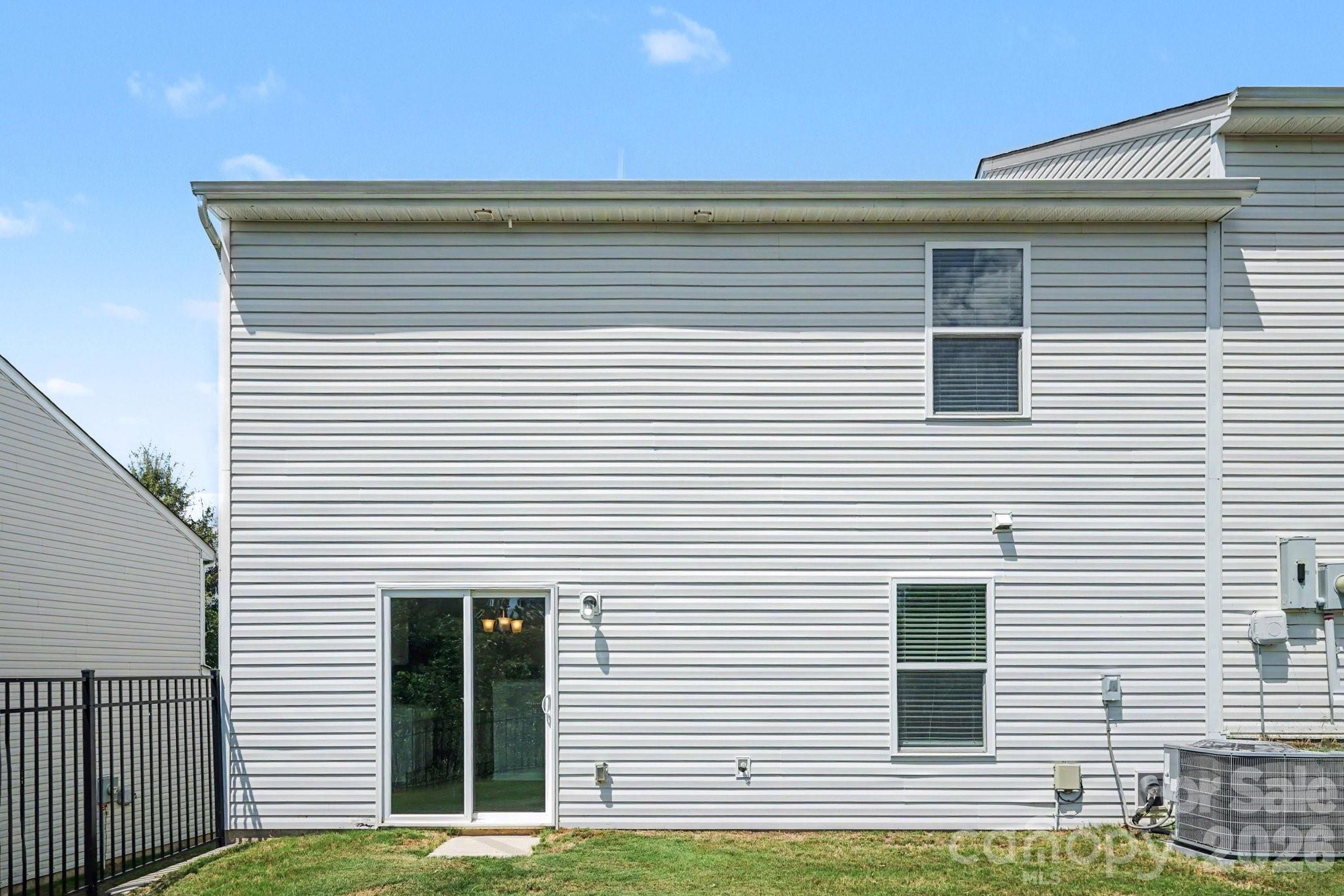 3915 Rosfield Dr, Charlotte, NC 28214