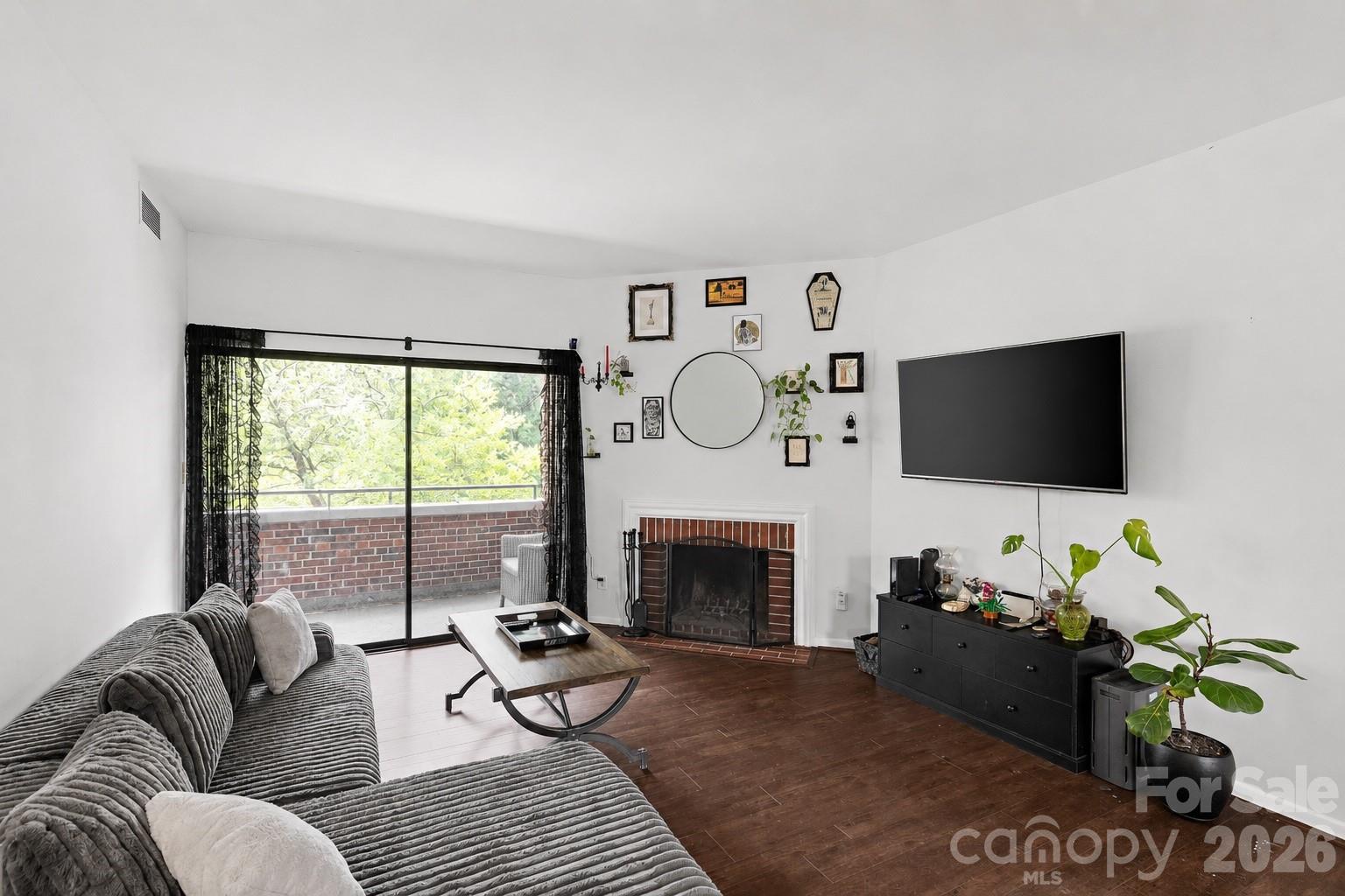 224 N Poplar St #22, Charlotte, NC 28202