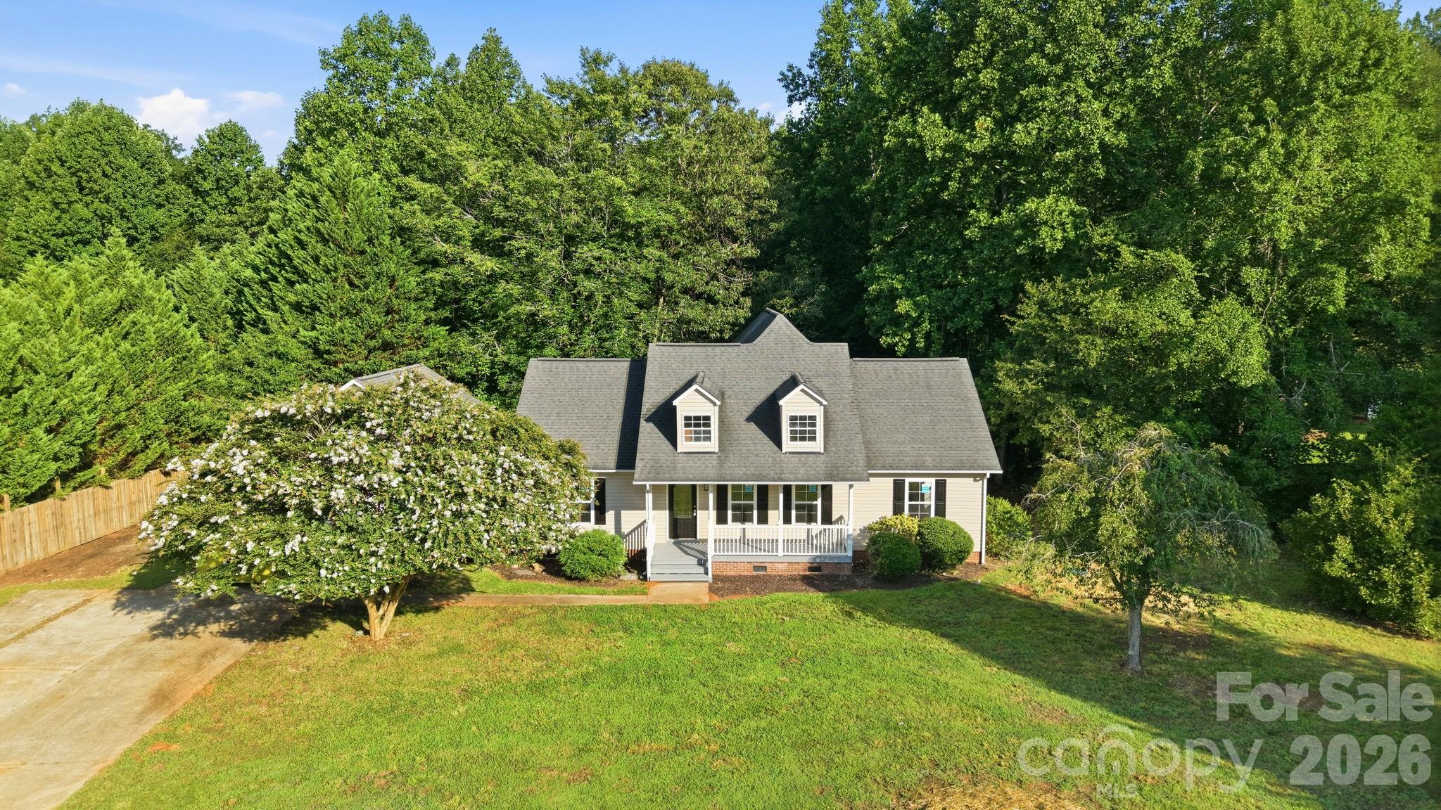 910 Little Brook Cir, York, SC 29745