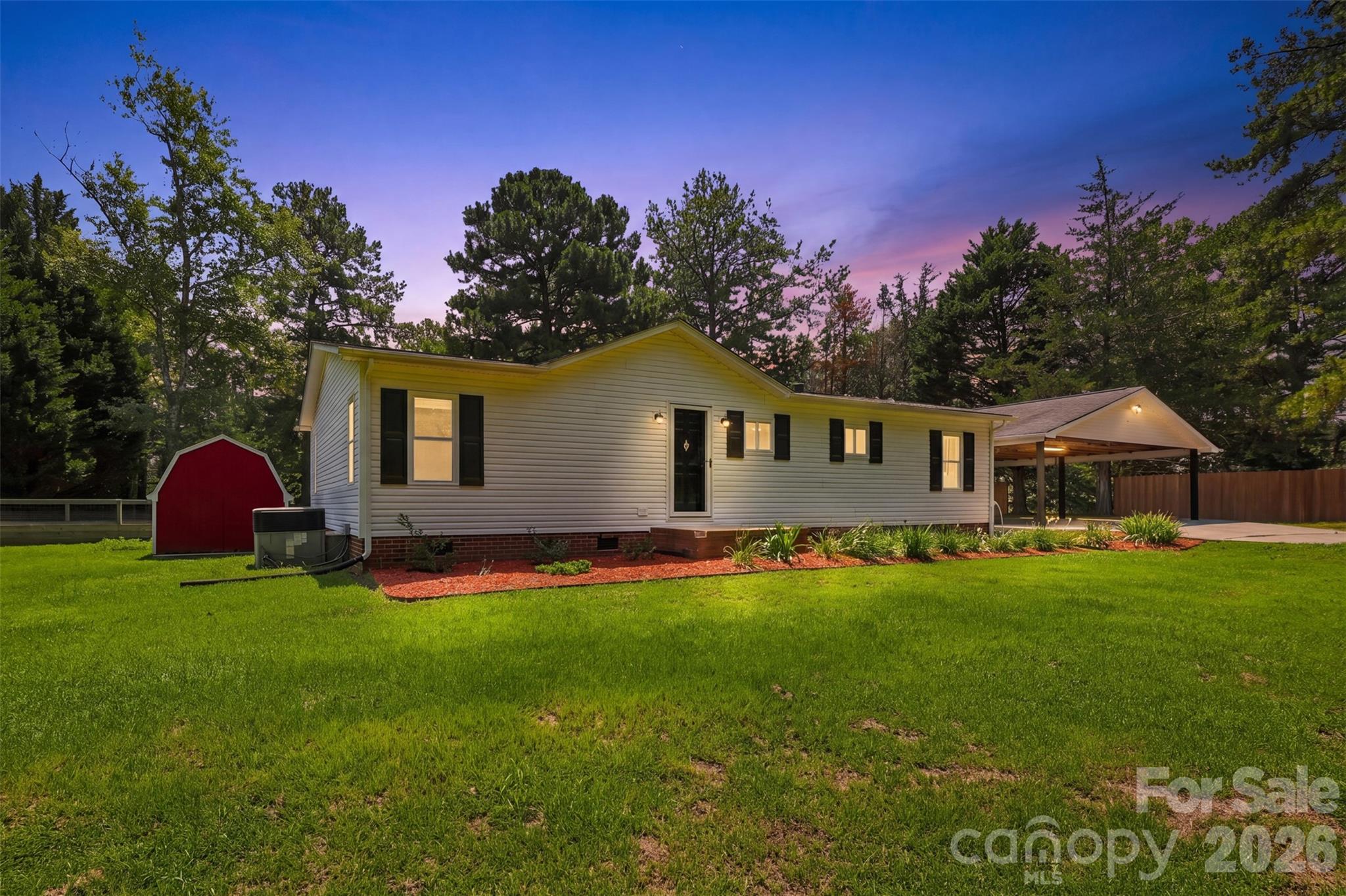 1973 Davis Cir, Clover, SC 29710
