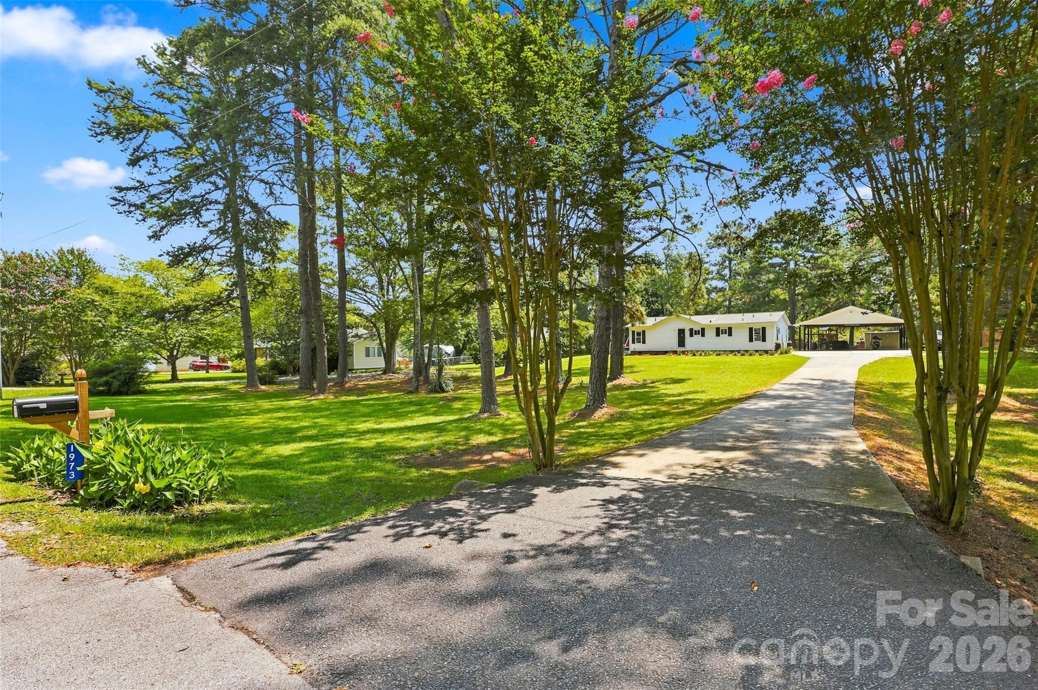 1973 Davis Cir, Clover, SC 29710