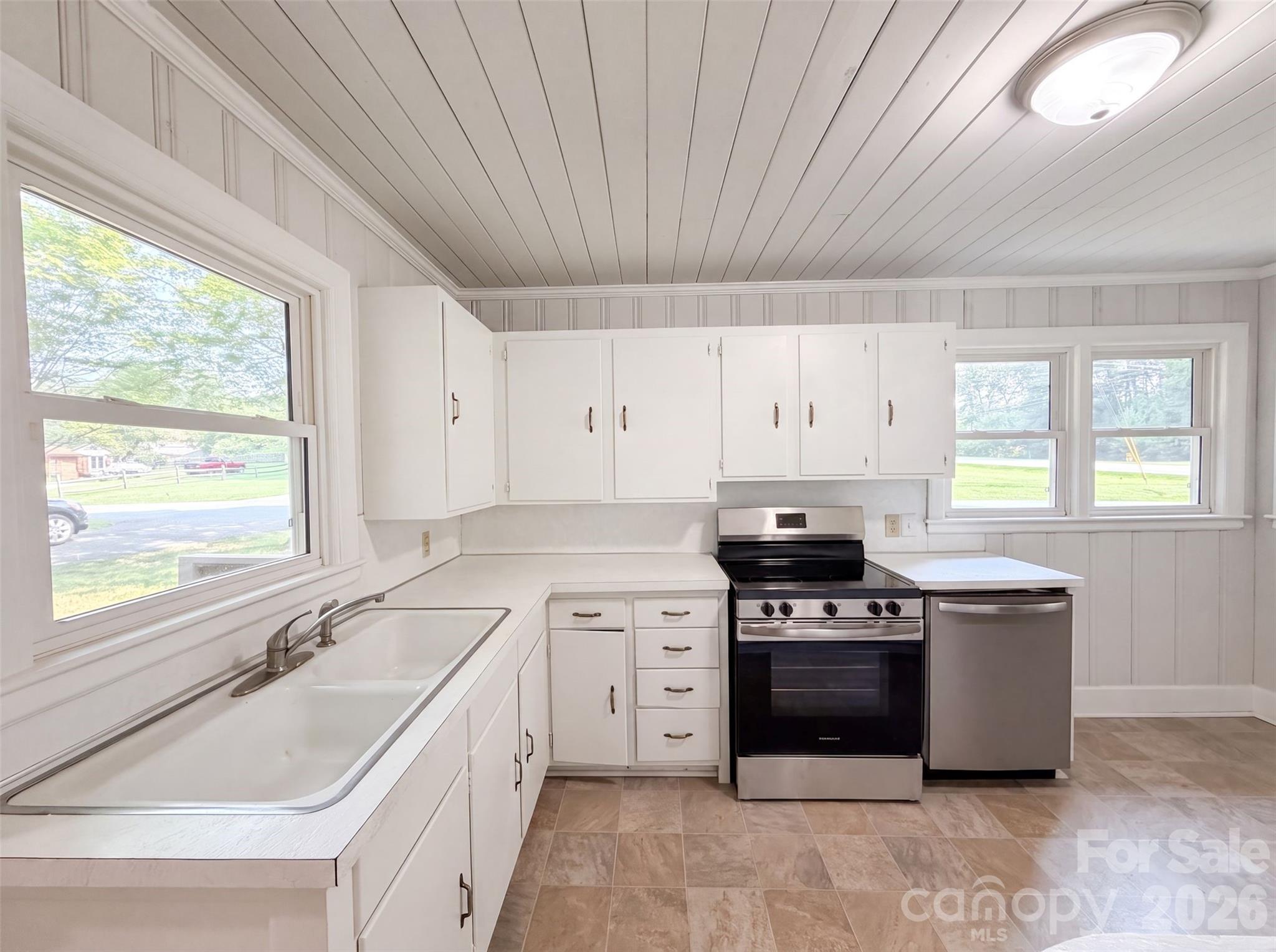 1200 Little Rock Rd, Charlotte, NC 28214