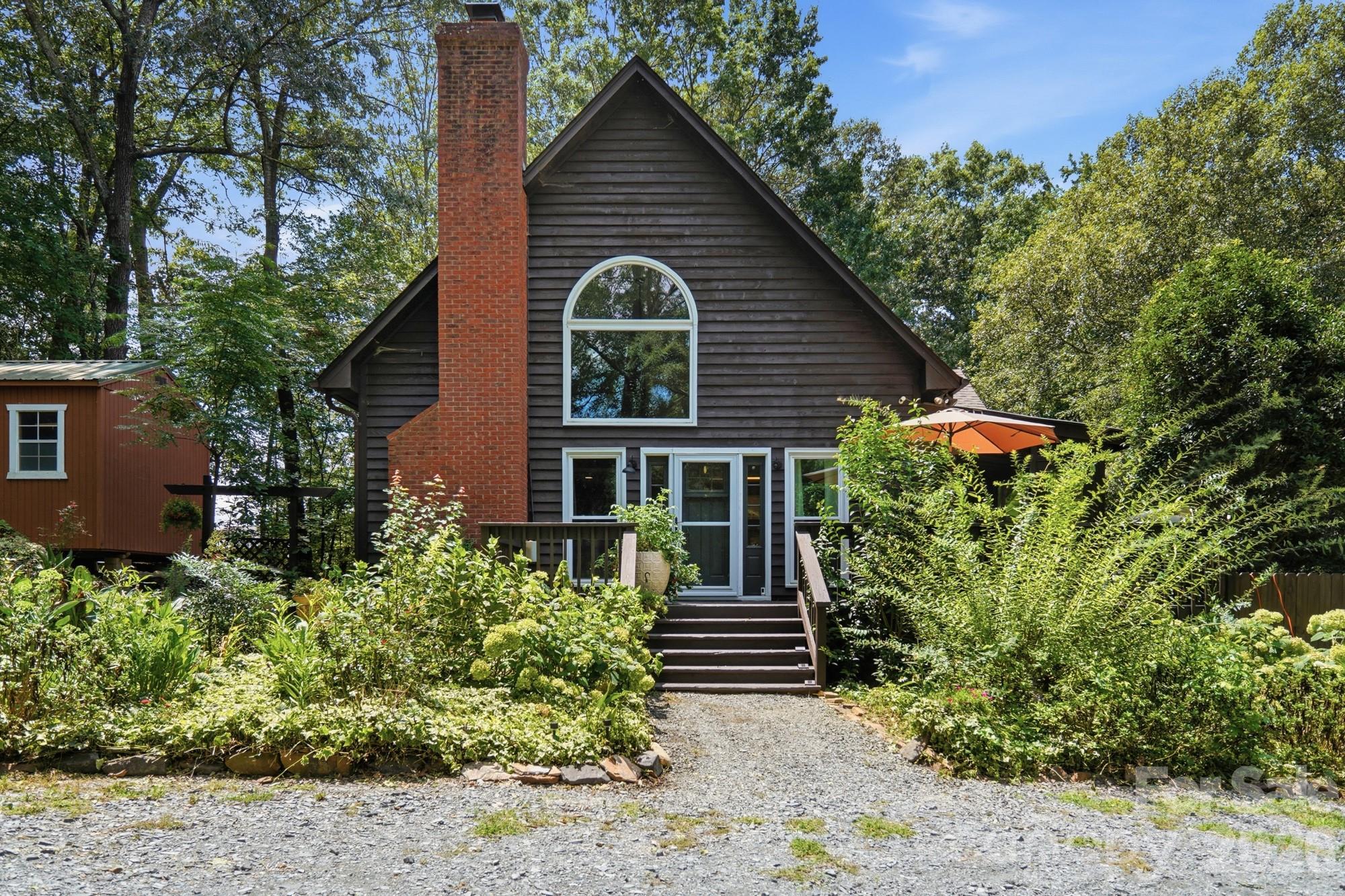 141 Oak Leaf Ln, Wingate, NC 28174