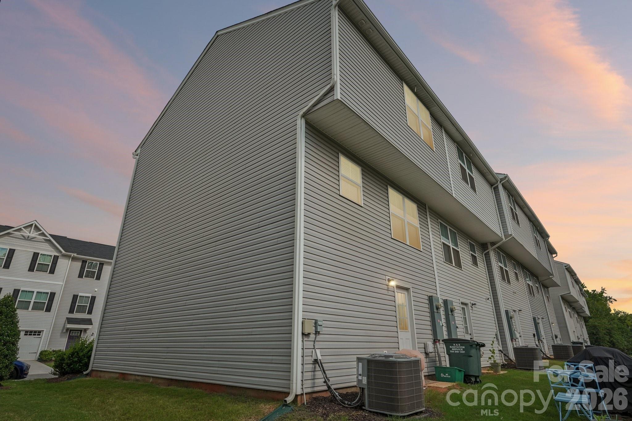 2041 Langer St, Charlotte, NC 28214