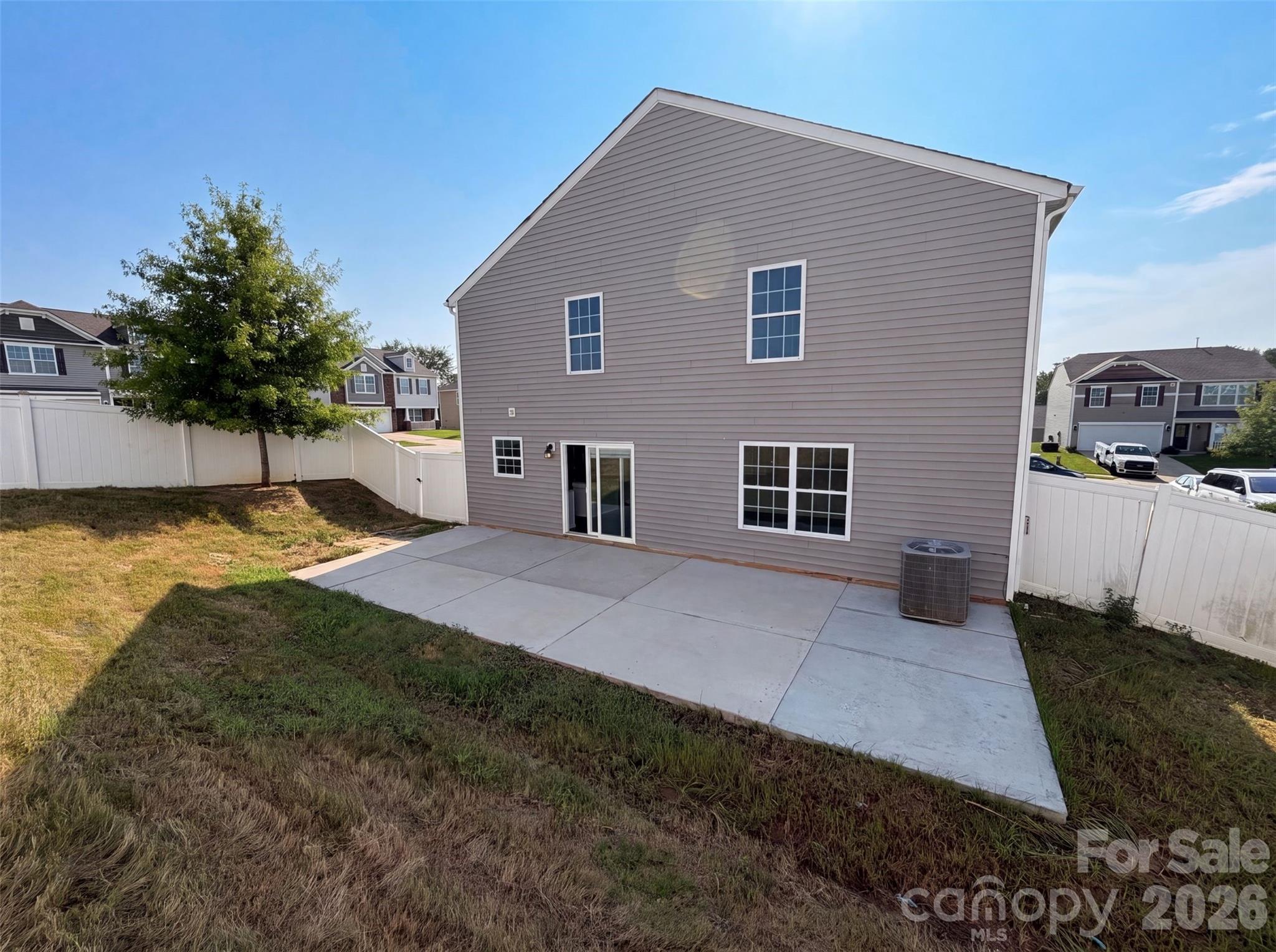 9833 Wardley Dr, Charlotte, NC 28215