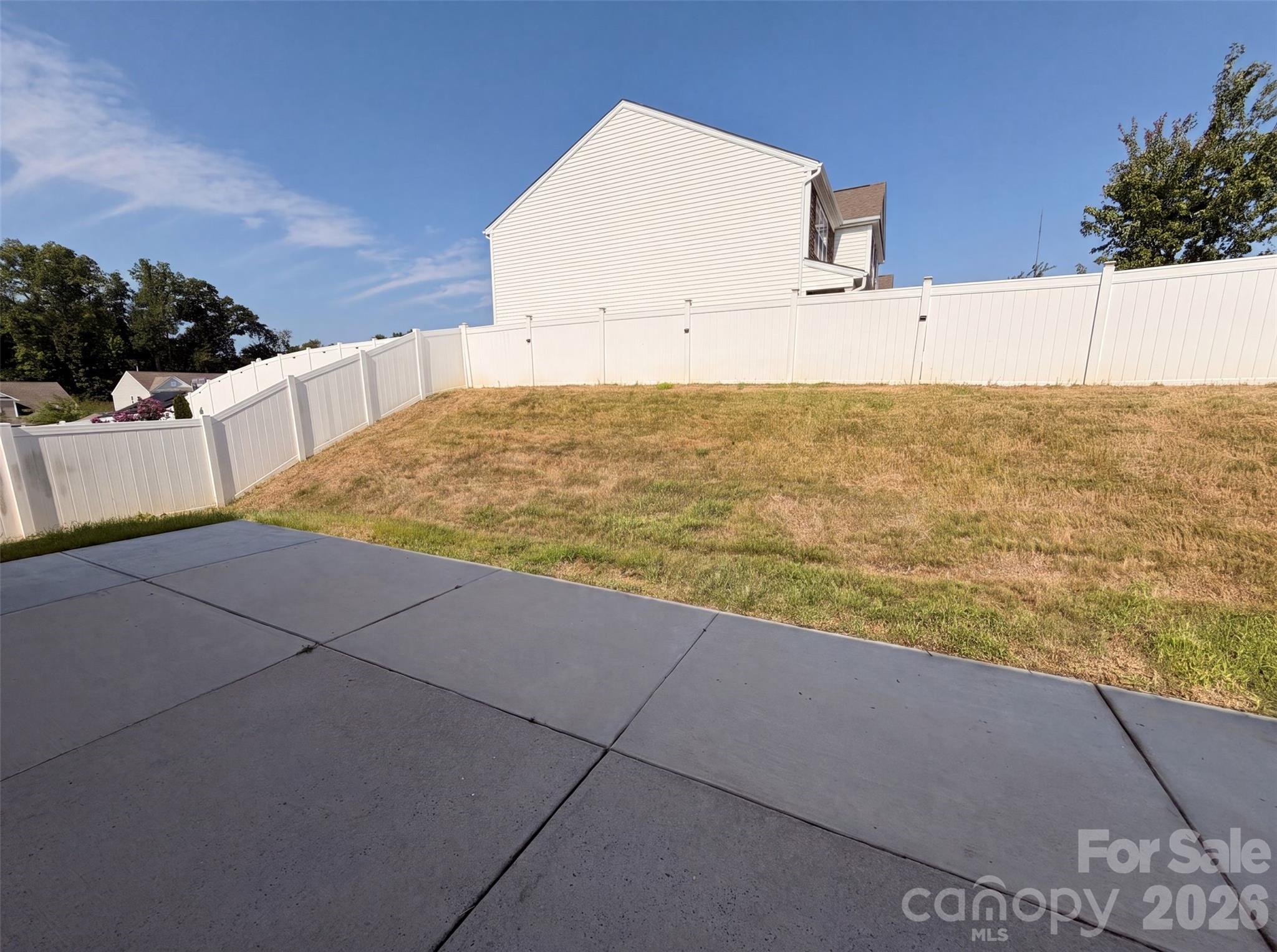 9833 Wardley Dr, Charlotte, NC 28215
