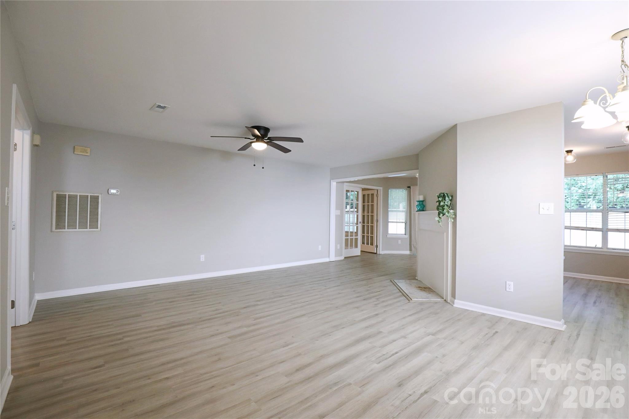 5909 Amity Springs Dr, Charlotte, NC 28212