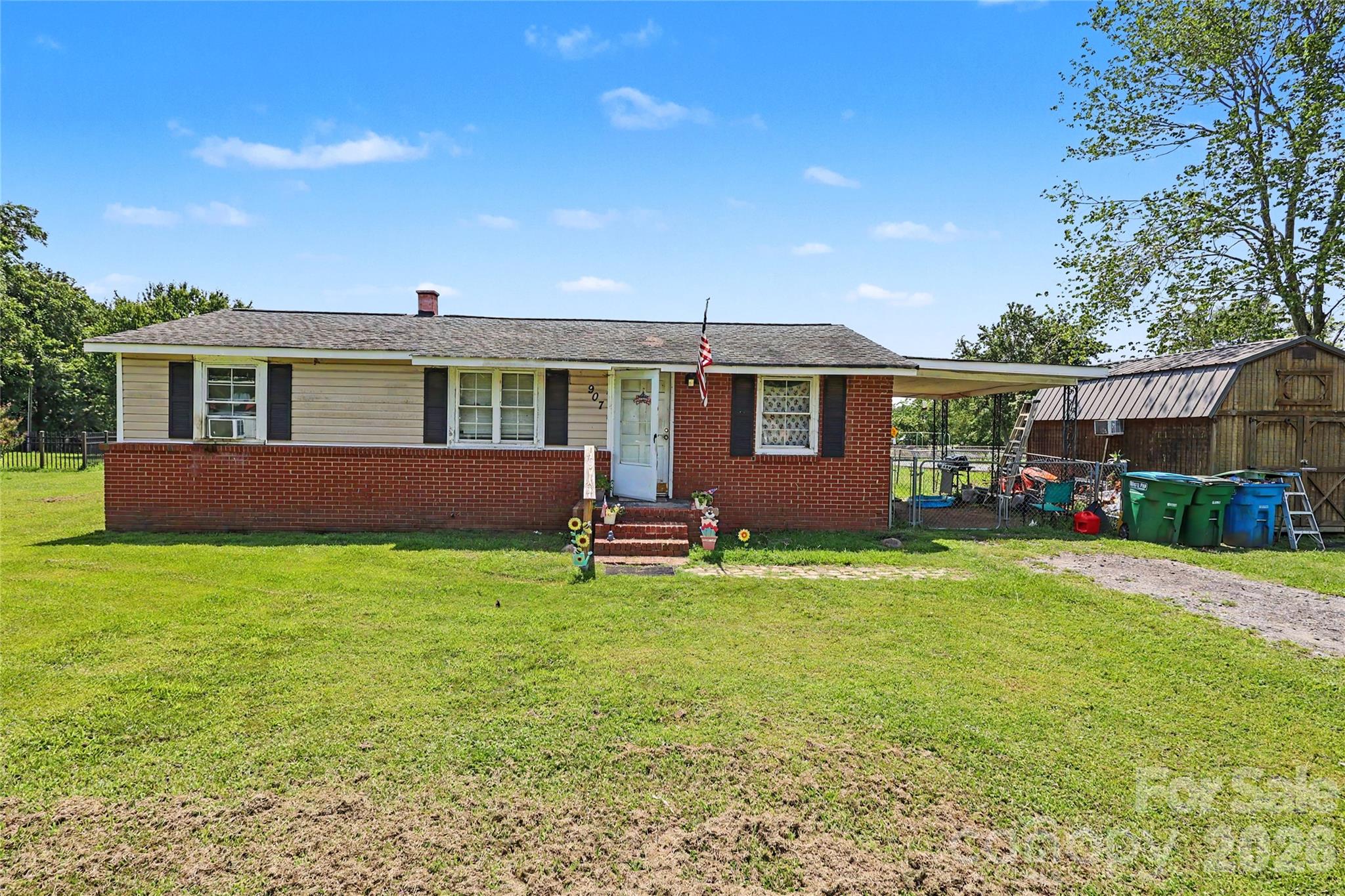 907 Lakeview Dr, Pineville, NC 28134