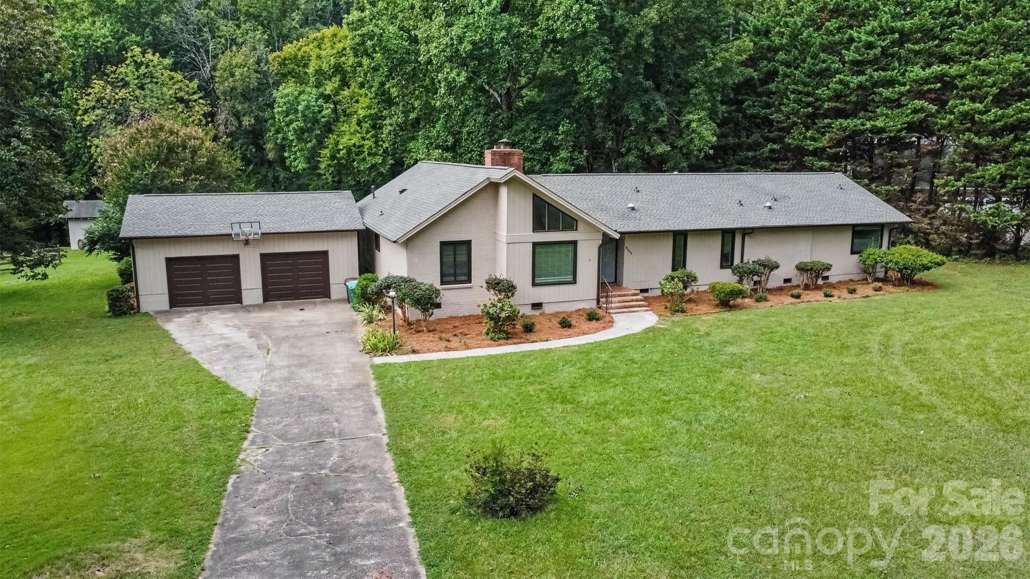13520 Andulusian Dr, Matthews, NC 28105