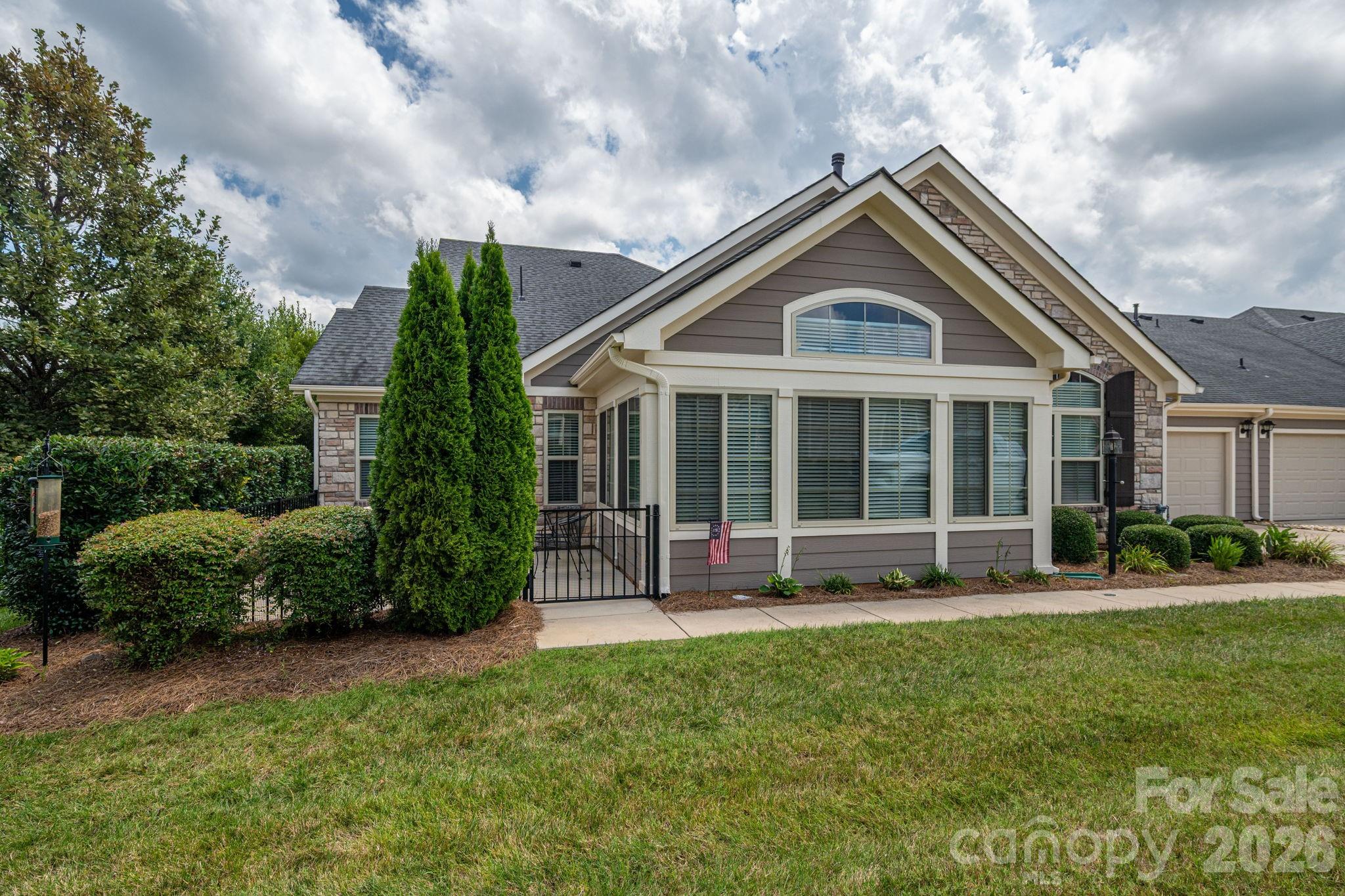 2360 Villa Oaks Ct, Gastonia, NC 28056