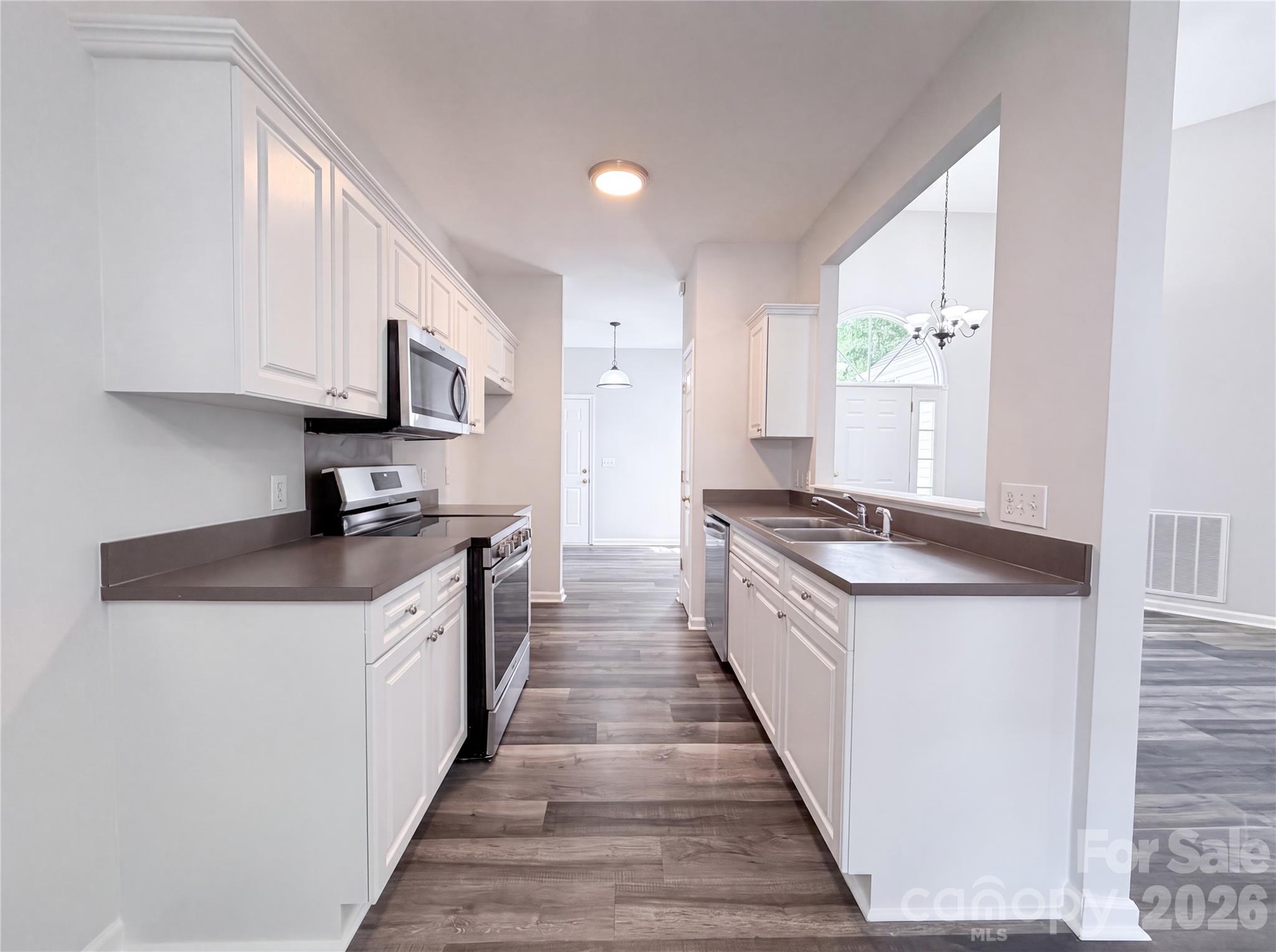 2160 Brantley Creek Dr, Kannapolis, NC 28083