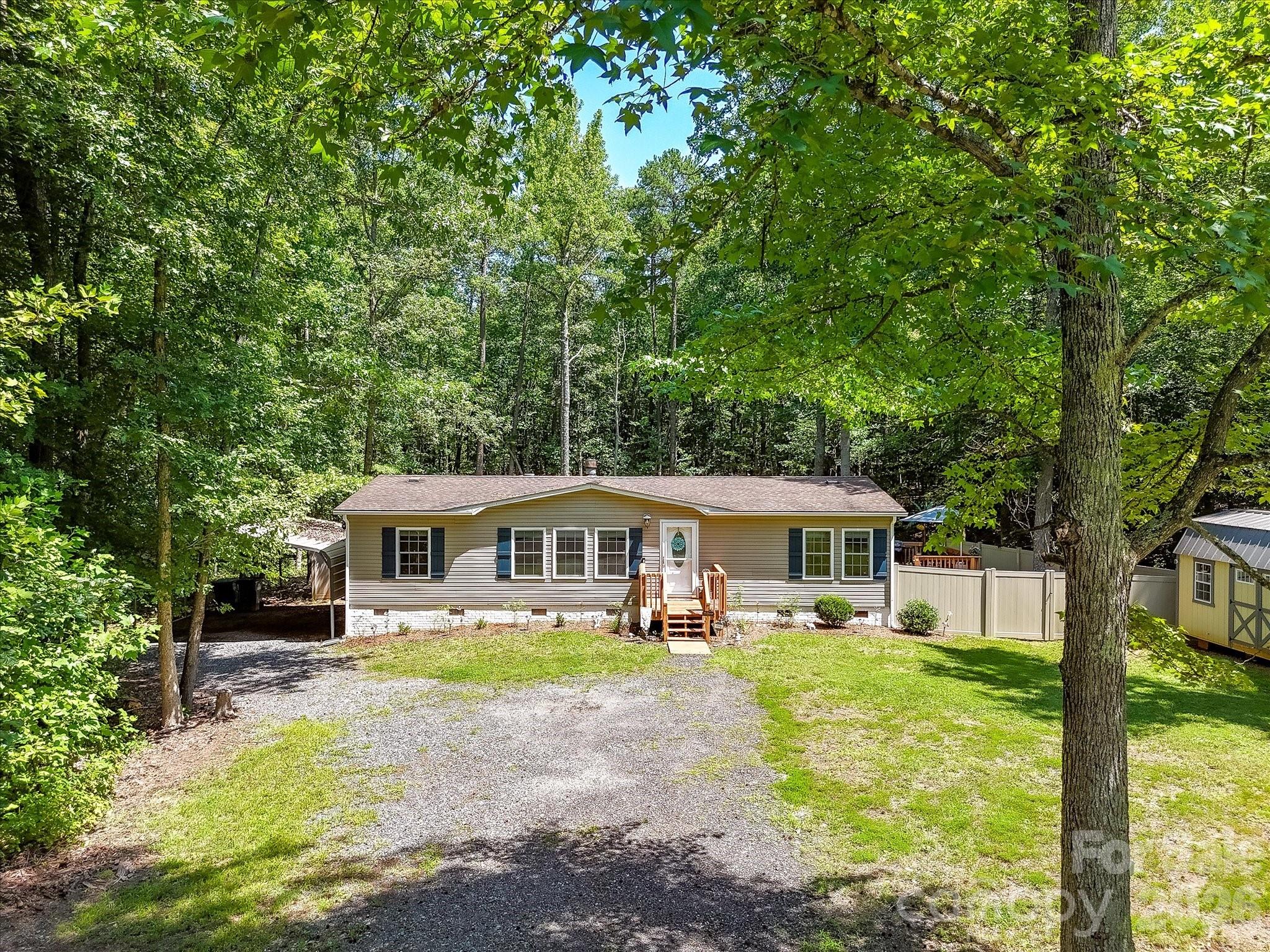 4486 Graybirch Dr, Maiden, NC 28650