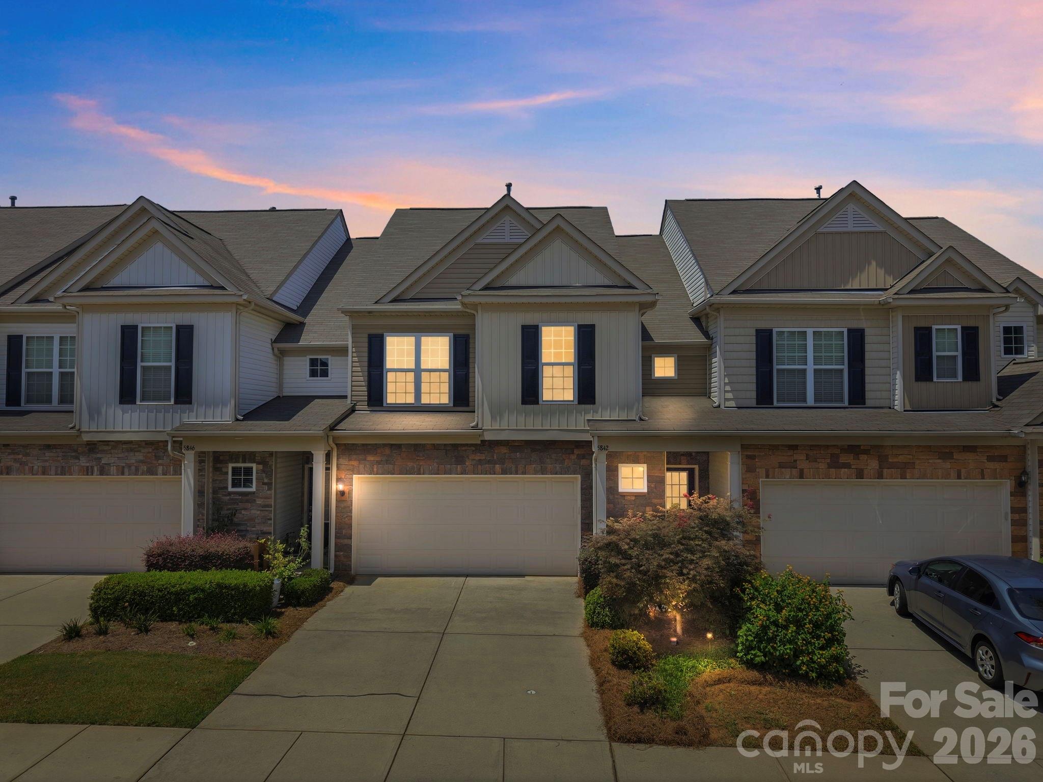 5842 Glassport Ln, Charlotte, NC 28210