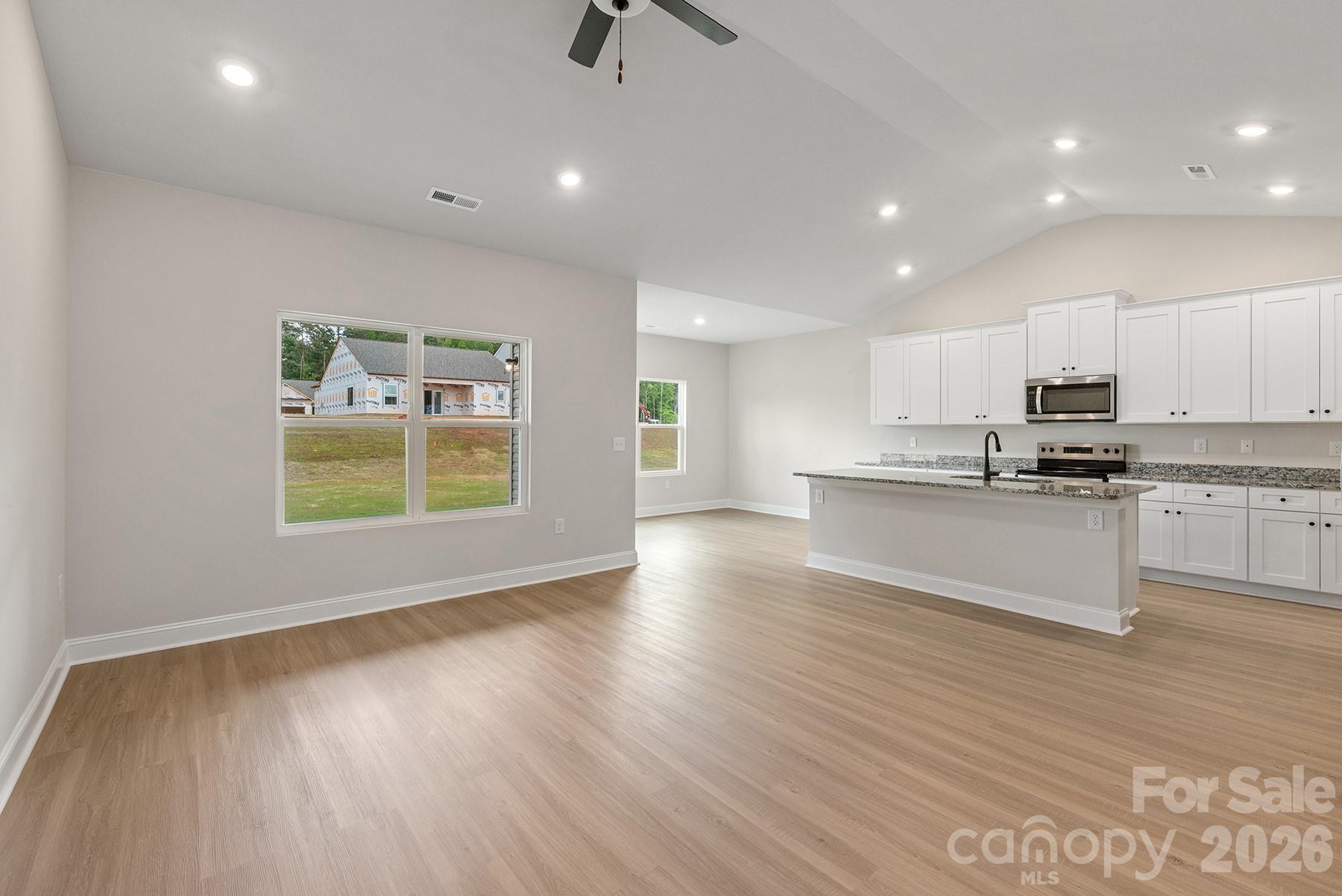 8117 Cravat Ct, Charlotte, NC 28215