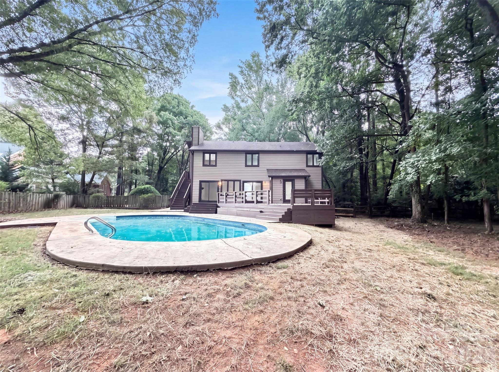 608 Amanda Dr, Matthews, NC 28104