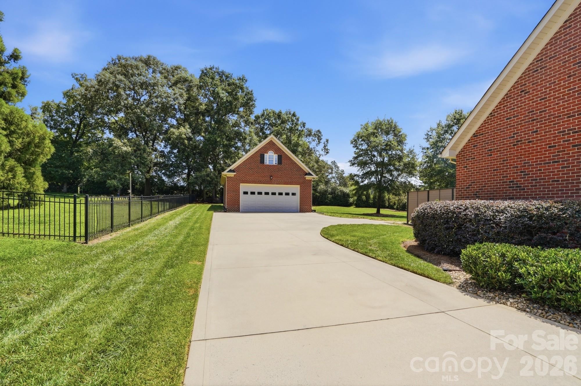 2712 Smith Field Dr, Monroe, NC 28110