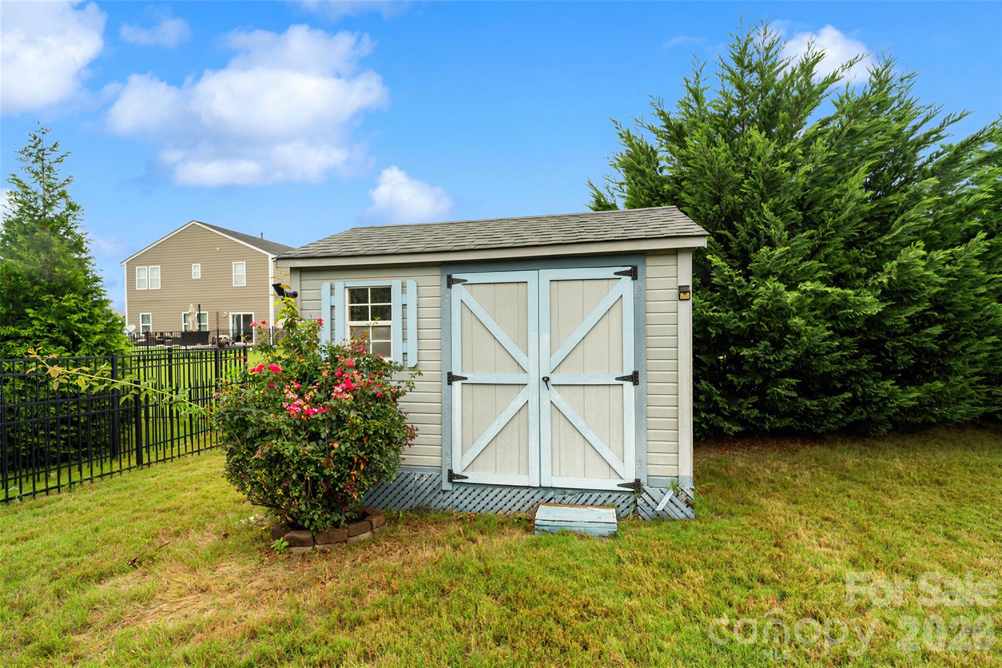 175 Glastonbury Dr, Mooresville, NC 28115