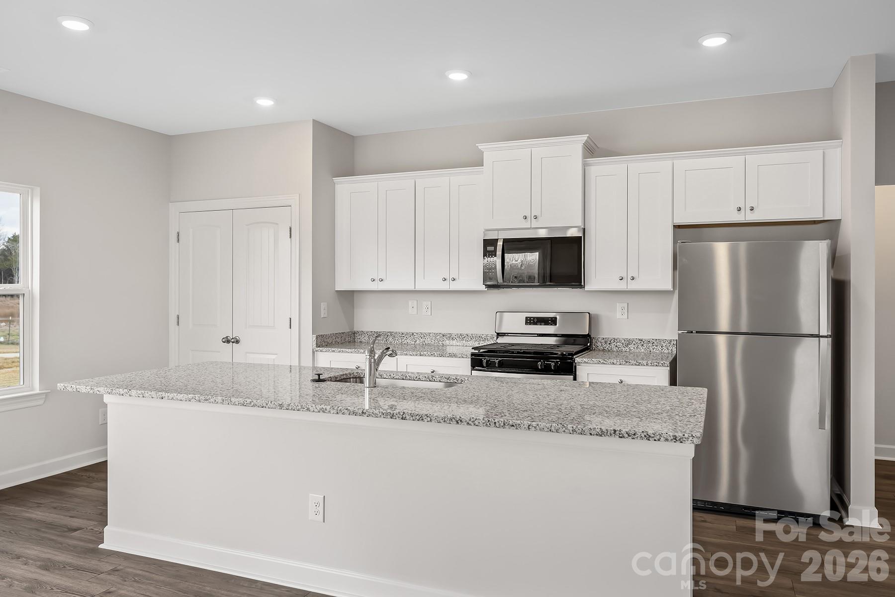 8113 Cravat Ct, Charlotte, NC 28215
