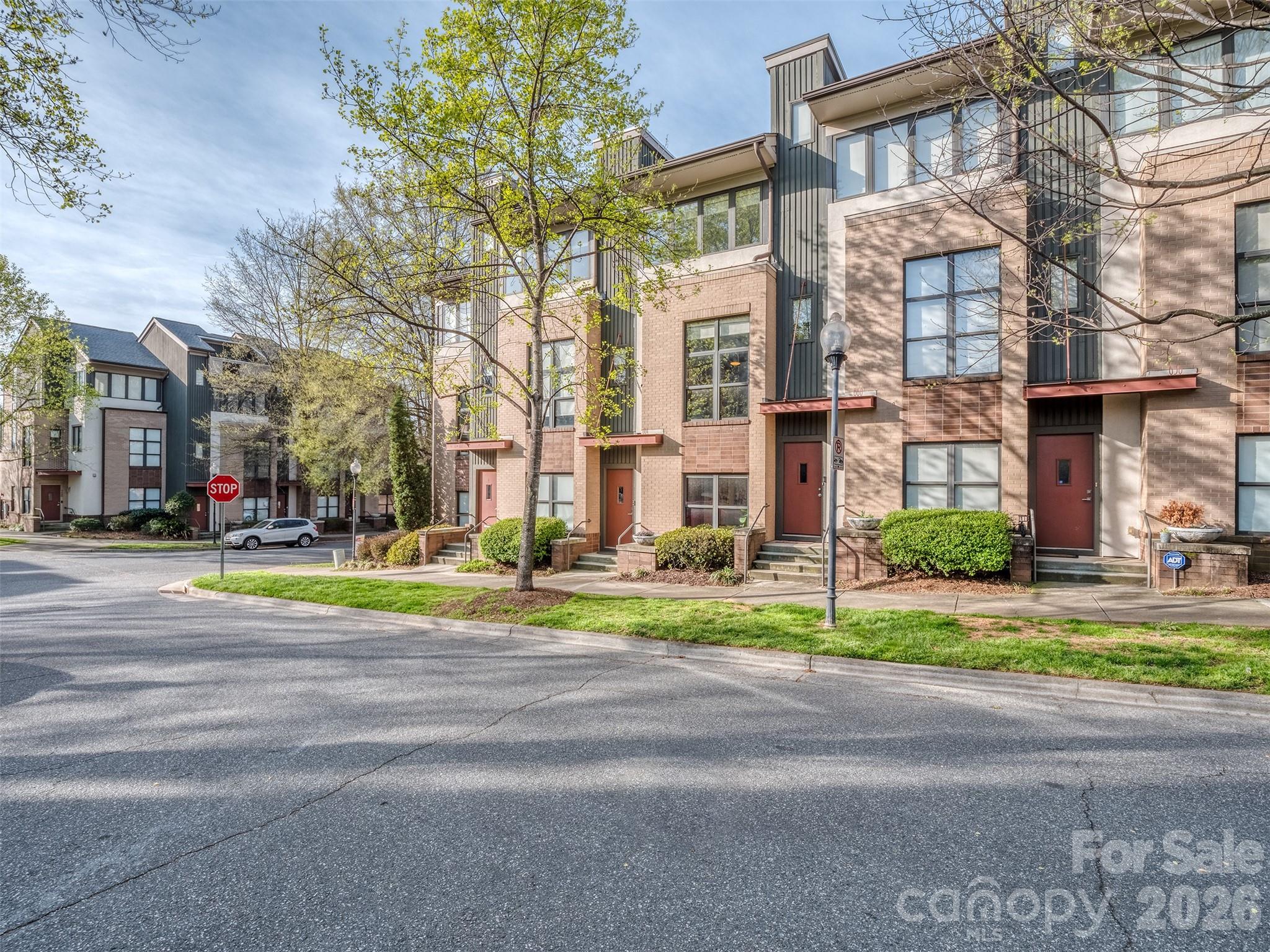 664 Garden District Dr, Charlotte, NC 28202