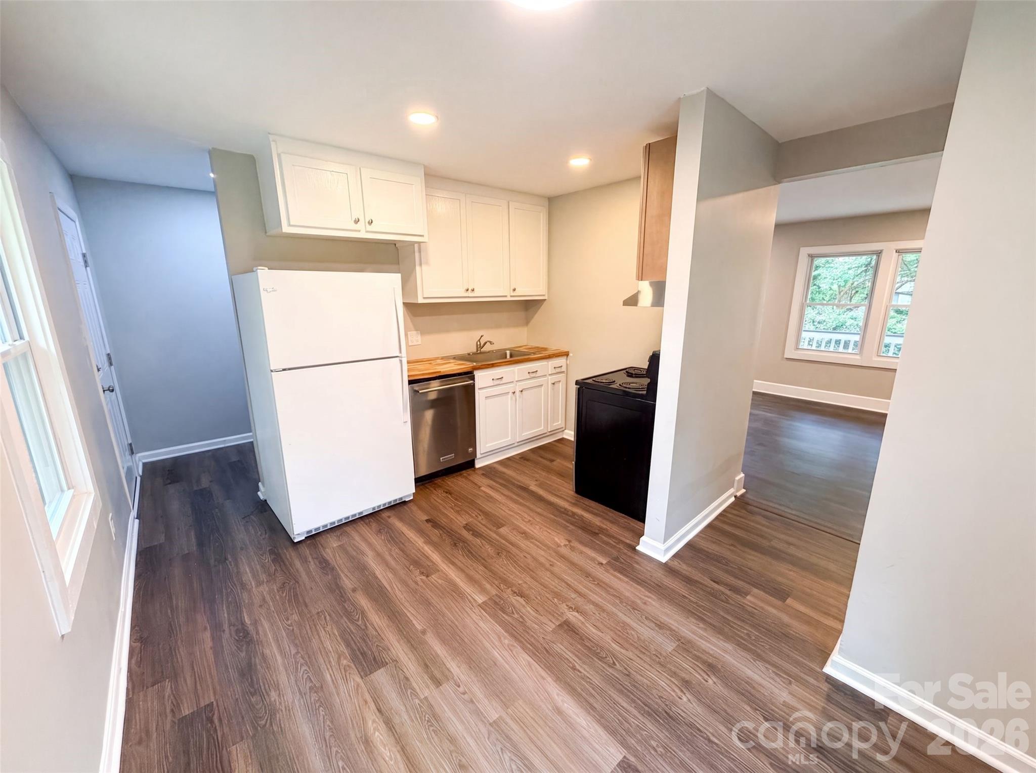 528 Kentbrook Dr, Charlotte, NC 28213