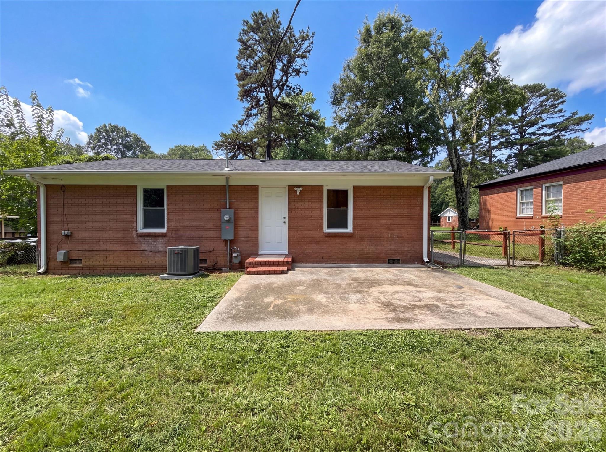 528 Kentbrook Dr, Charlotte, NC 28213