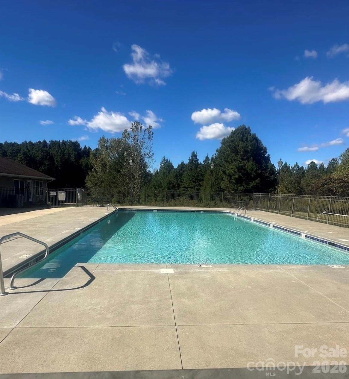 621 Sunset Pointe Dr, Salisbury, NC 28146