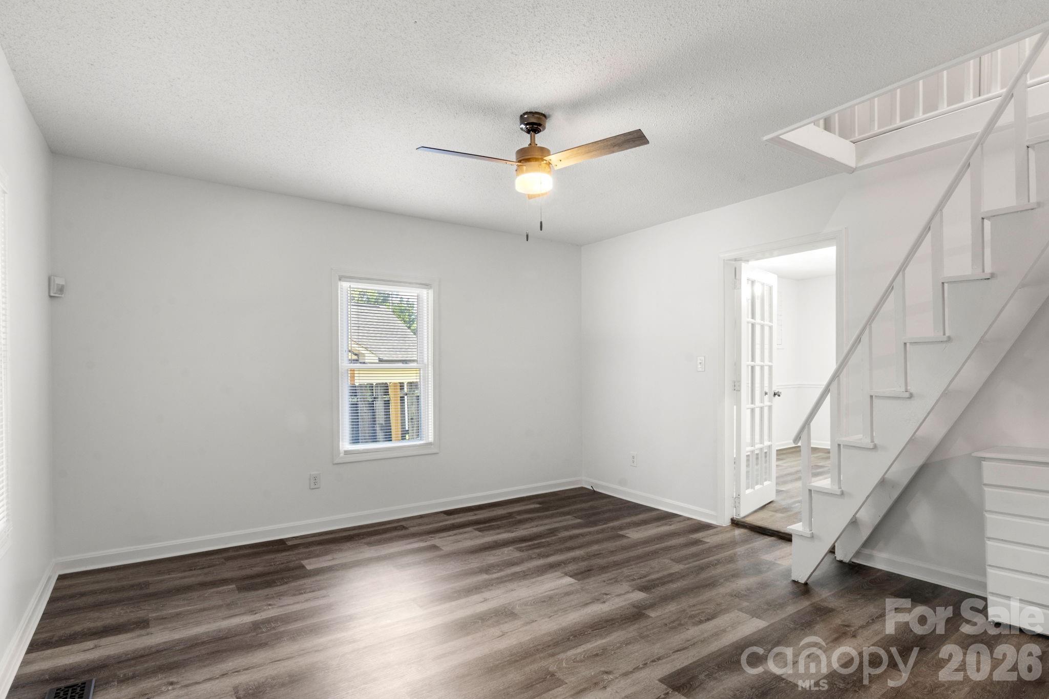 609 S Oak St, Gastonia, NC 28054