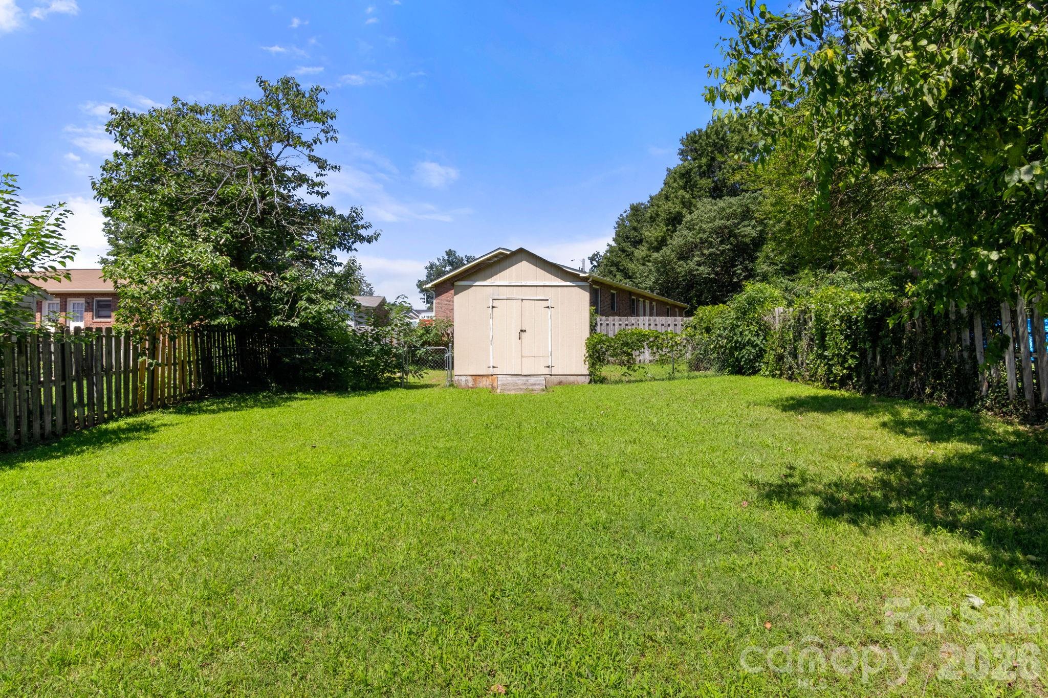 609 S Oak St, Gastonia, NC 28054