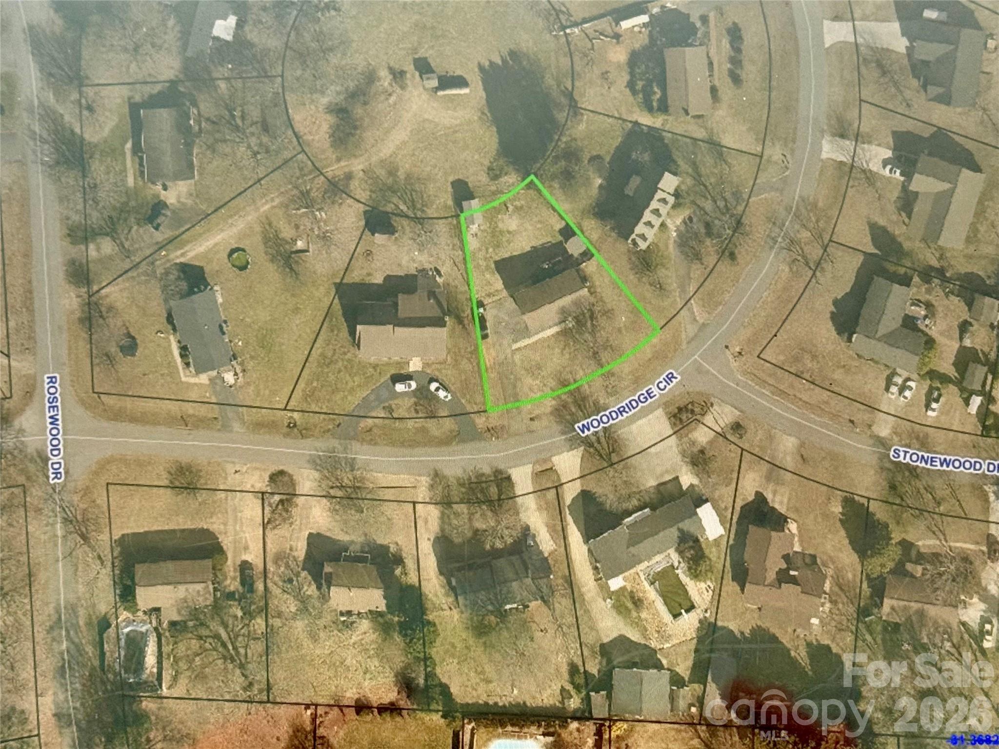 1772 Woodridge Cir, Hickory, NC 28602