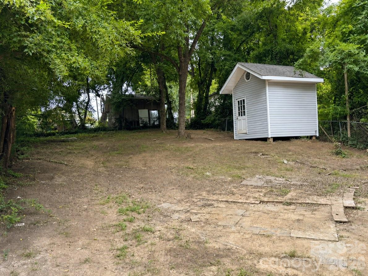 15 Meadowview Ave, Concord, NC 28027
