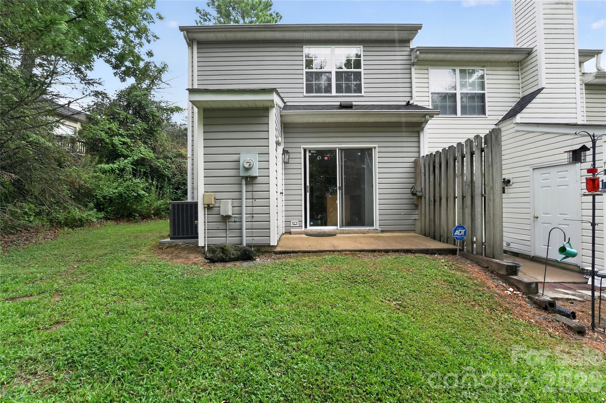 9357 Glenwater Dr, Charlotte, NC 28262