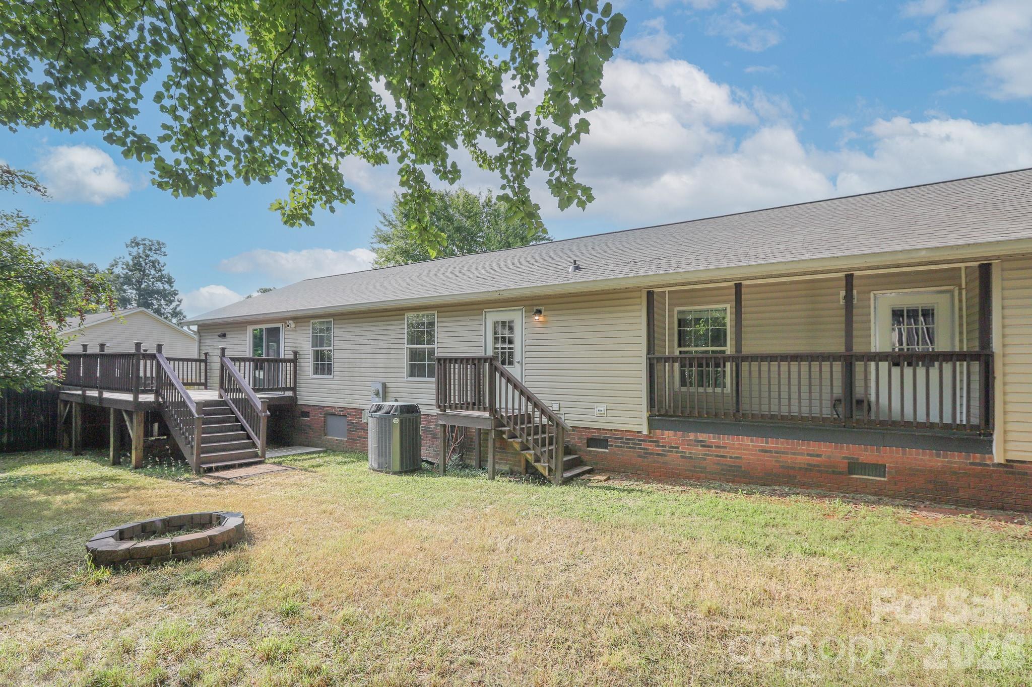2171 Brantley Creek Dr, Kannapolis, NC 28083