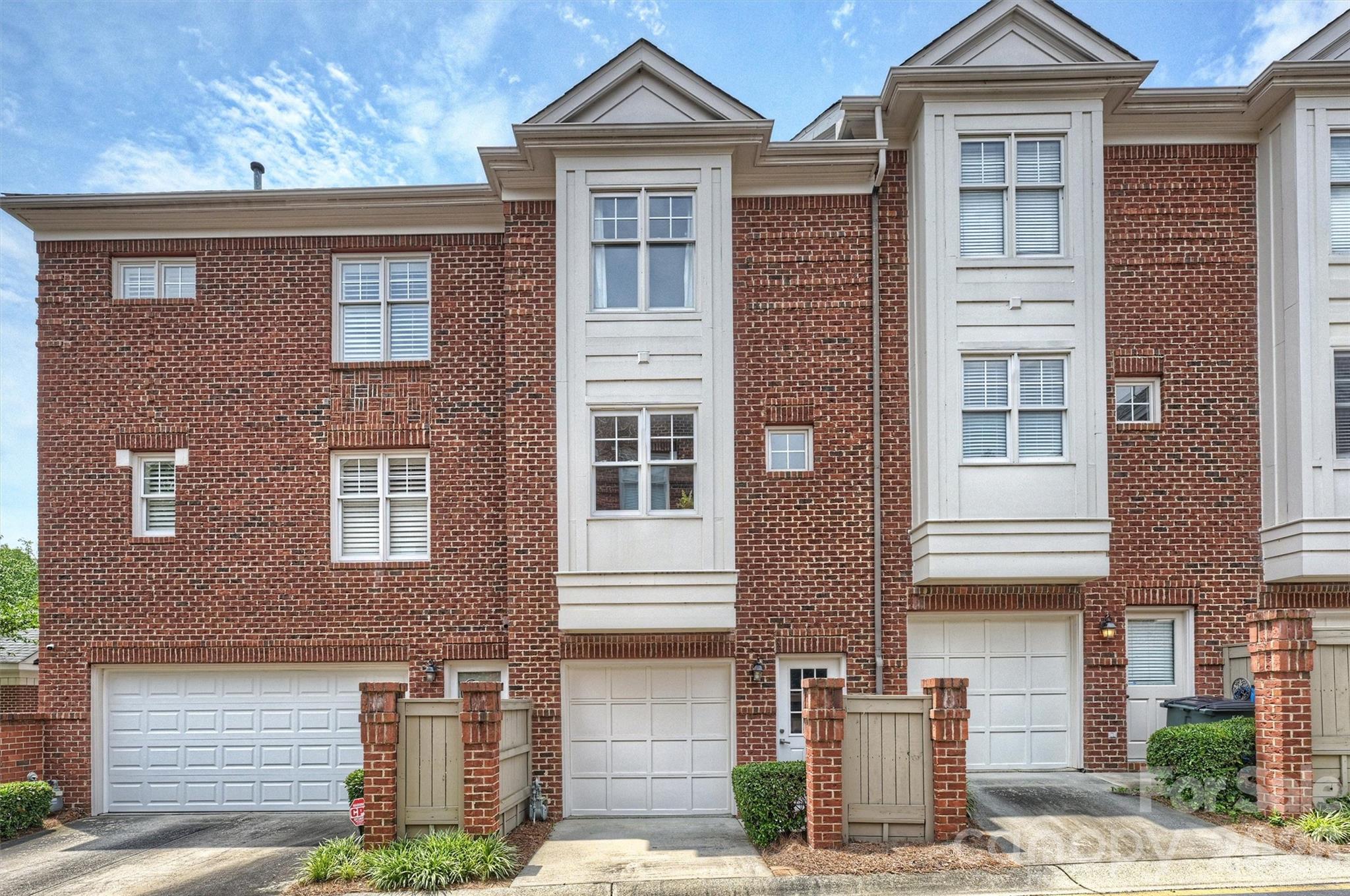 4913 South Hill View Dr, Charlotte, NC 28210