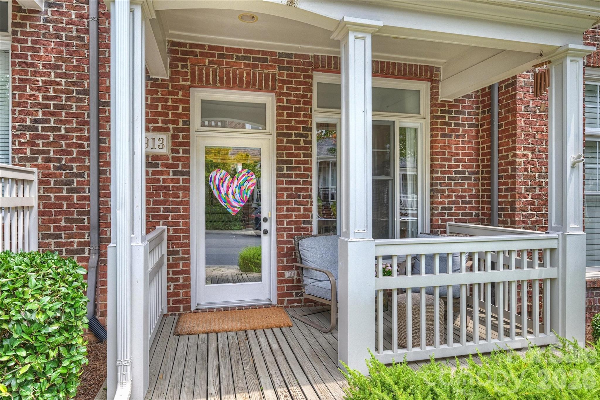 4913 South Hill View Dr, Charlotte, NC 28210