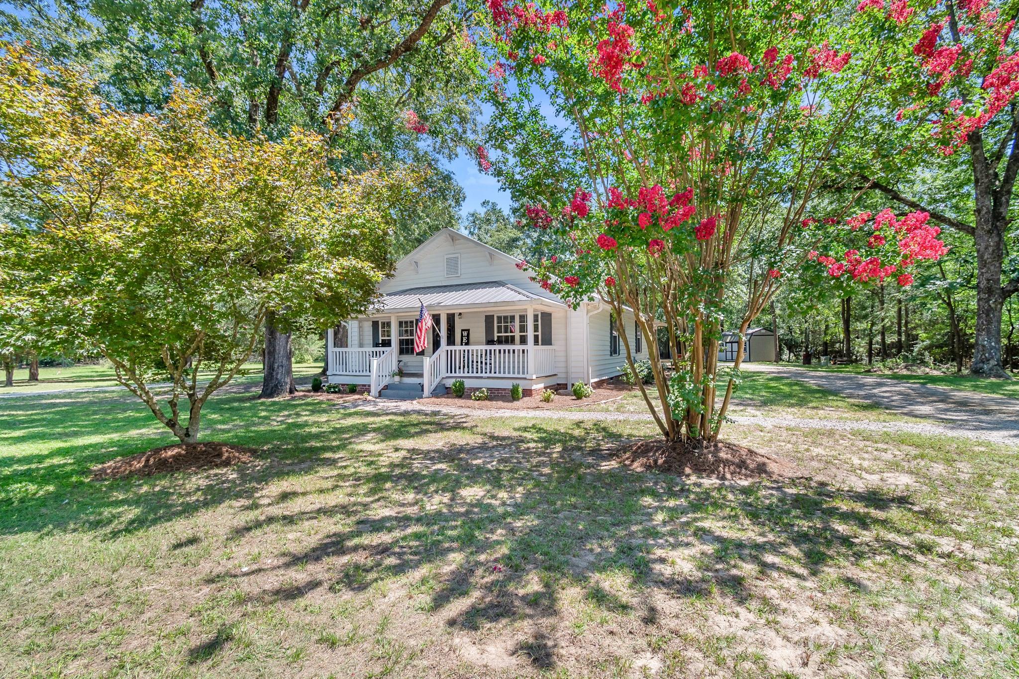 7398 Old Jefferson Hw, Kershaw, SC 29067