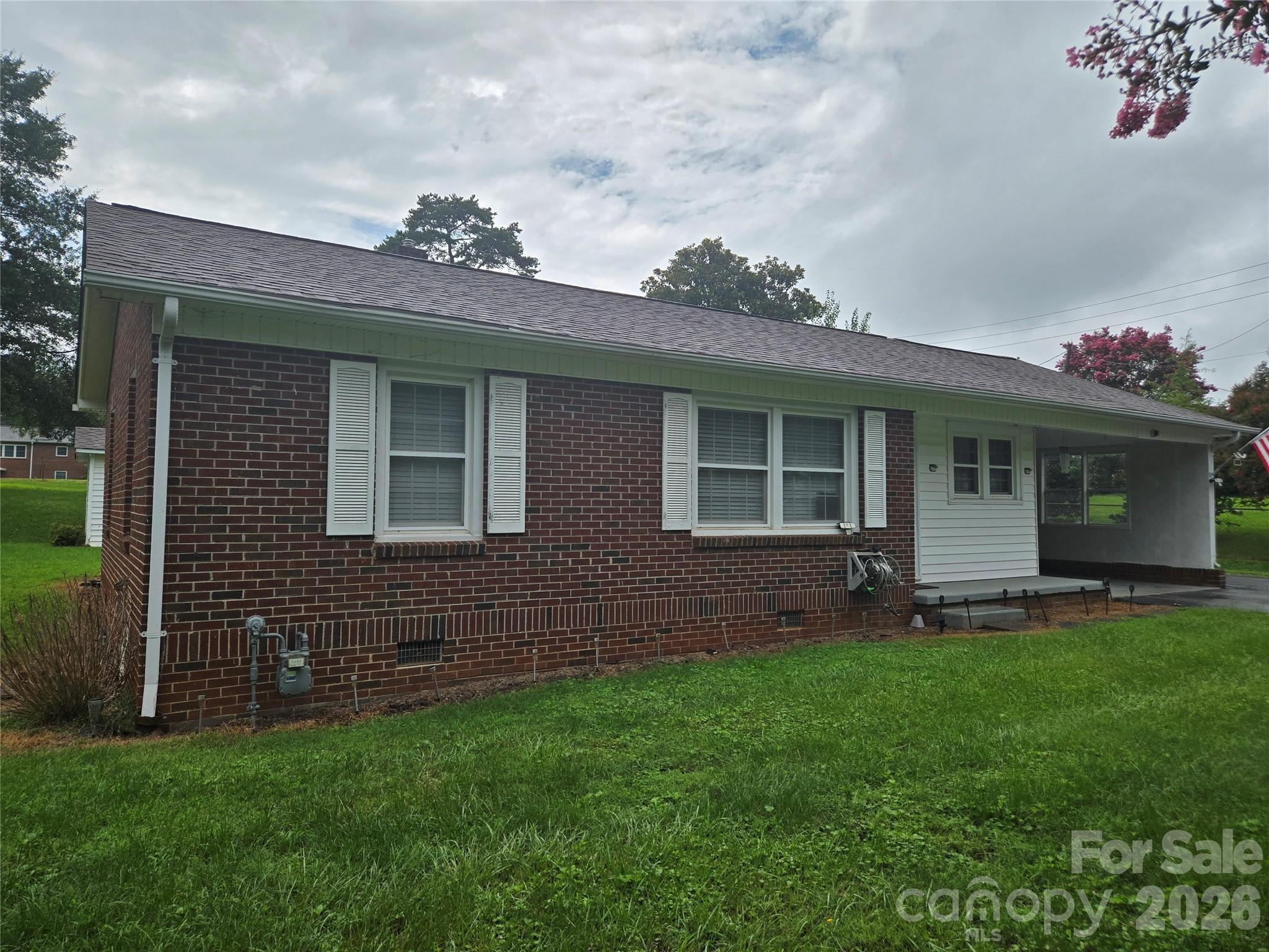1326 26th St SW, Hickory, NC 28602
