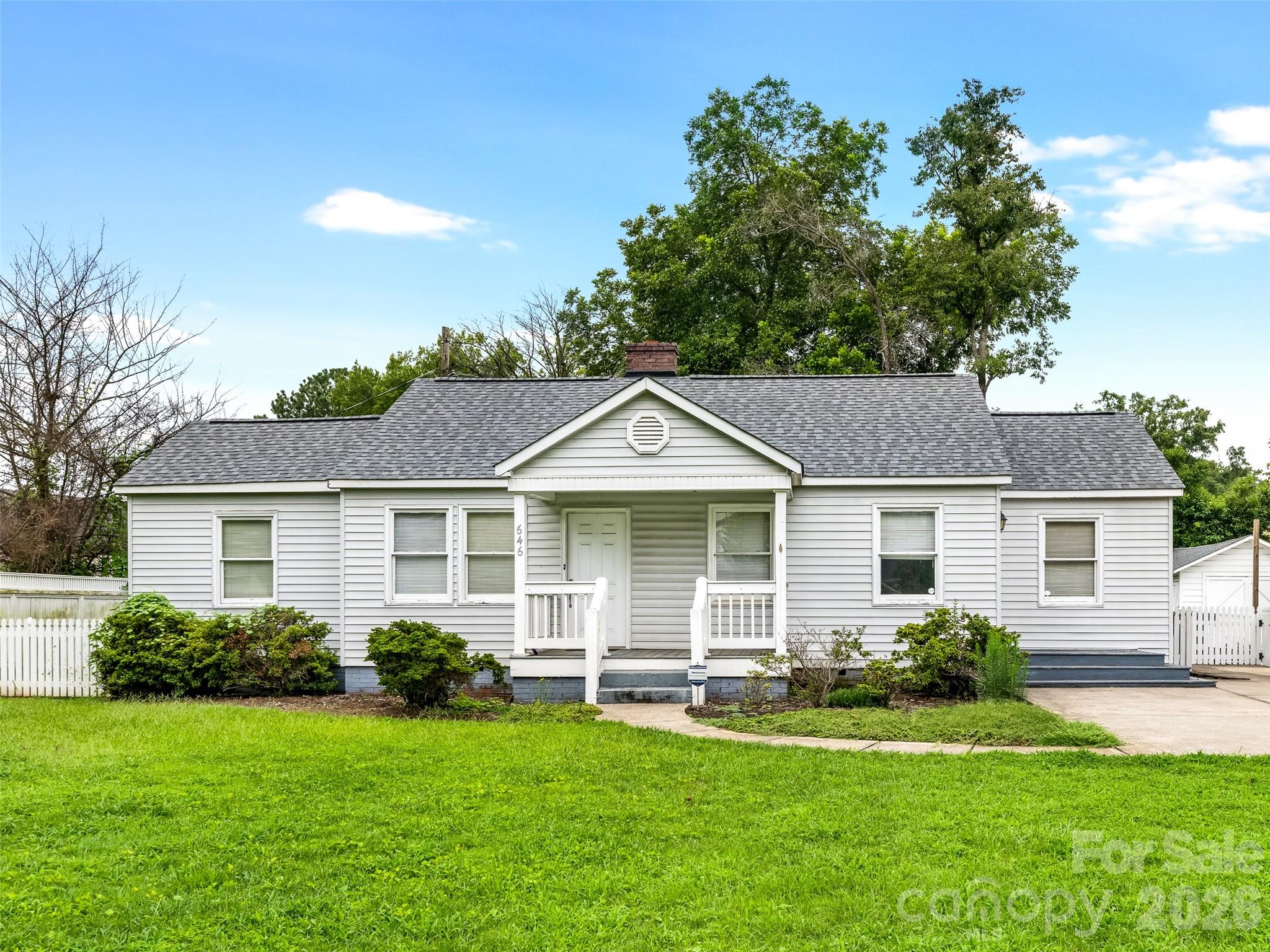 646 Marsh Rd, Charlotte, NC 28209
