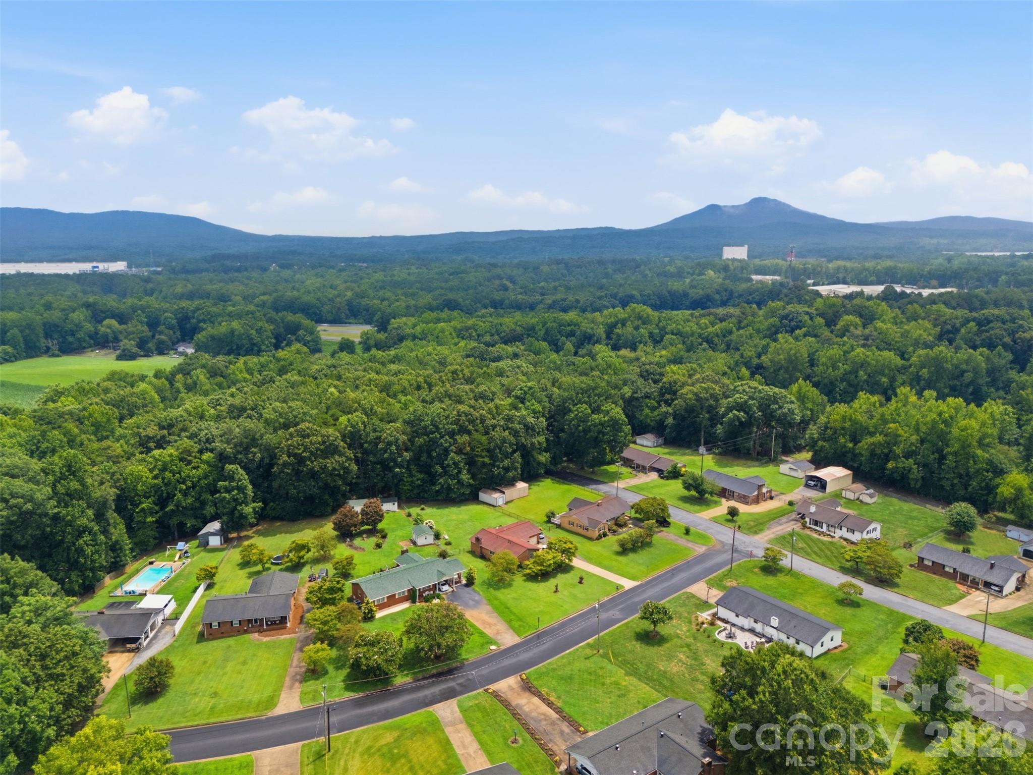 502 Ellenwood Dr, Kings Mountain, NC 28086