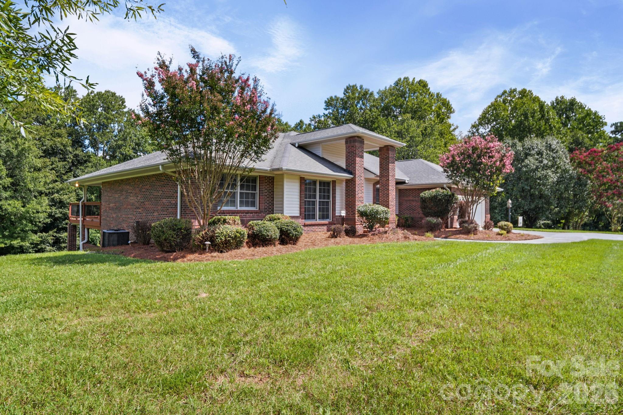 3008 Eaker Dr, Cherryville, NC 28021