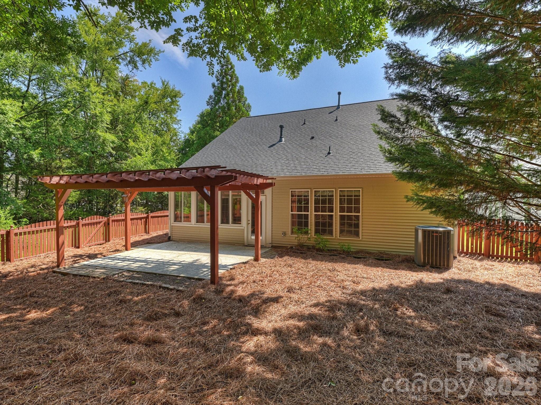 12332 Bobhouse Dr, Charlotte, NC 28277