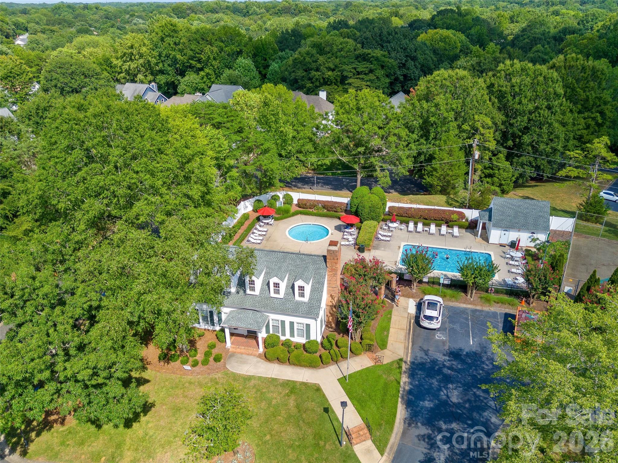5933 Fitzwilliams Ln, Charlotte, NC 28270