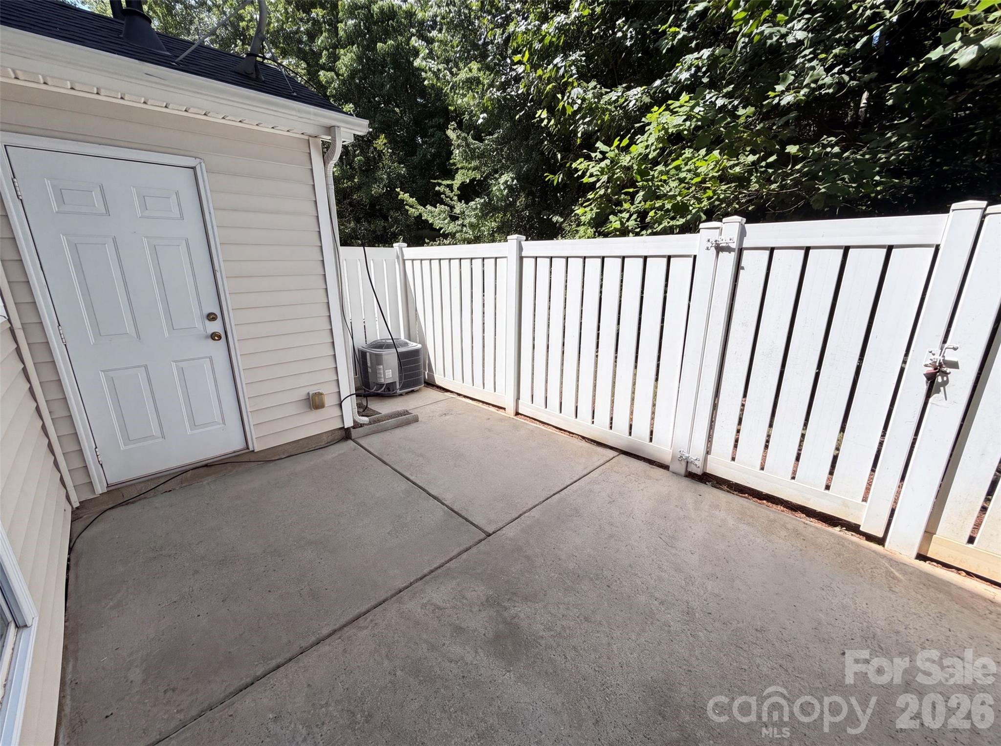 9514 Littleleaf Dr, Charlotte, NC 28215