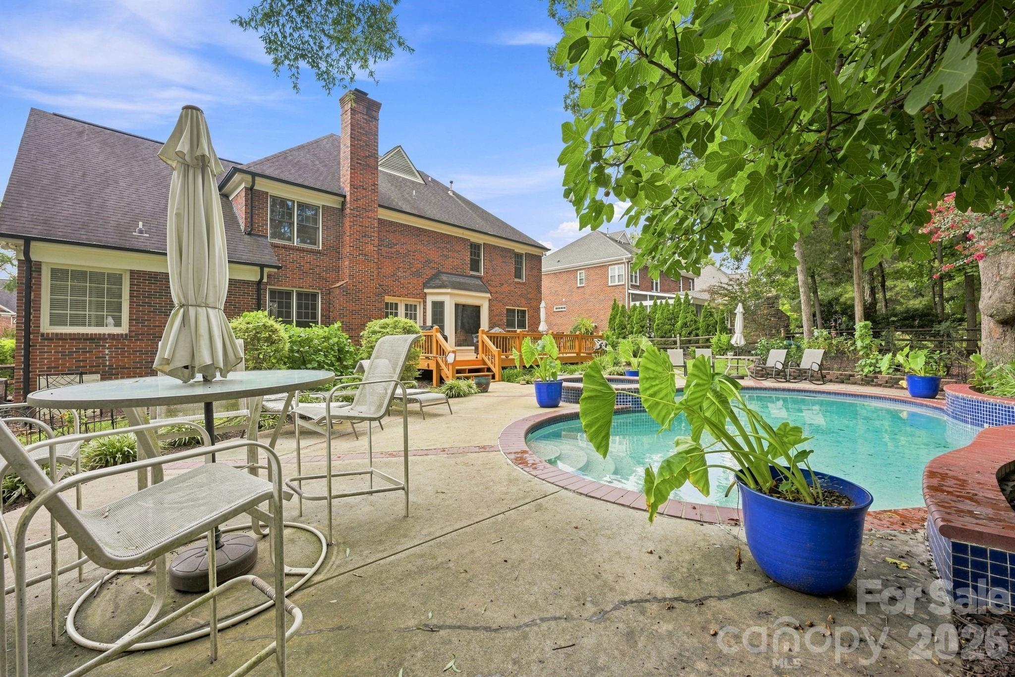 4620 Fairvista Dr, Charlotte, NC 28269