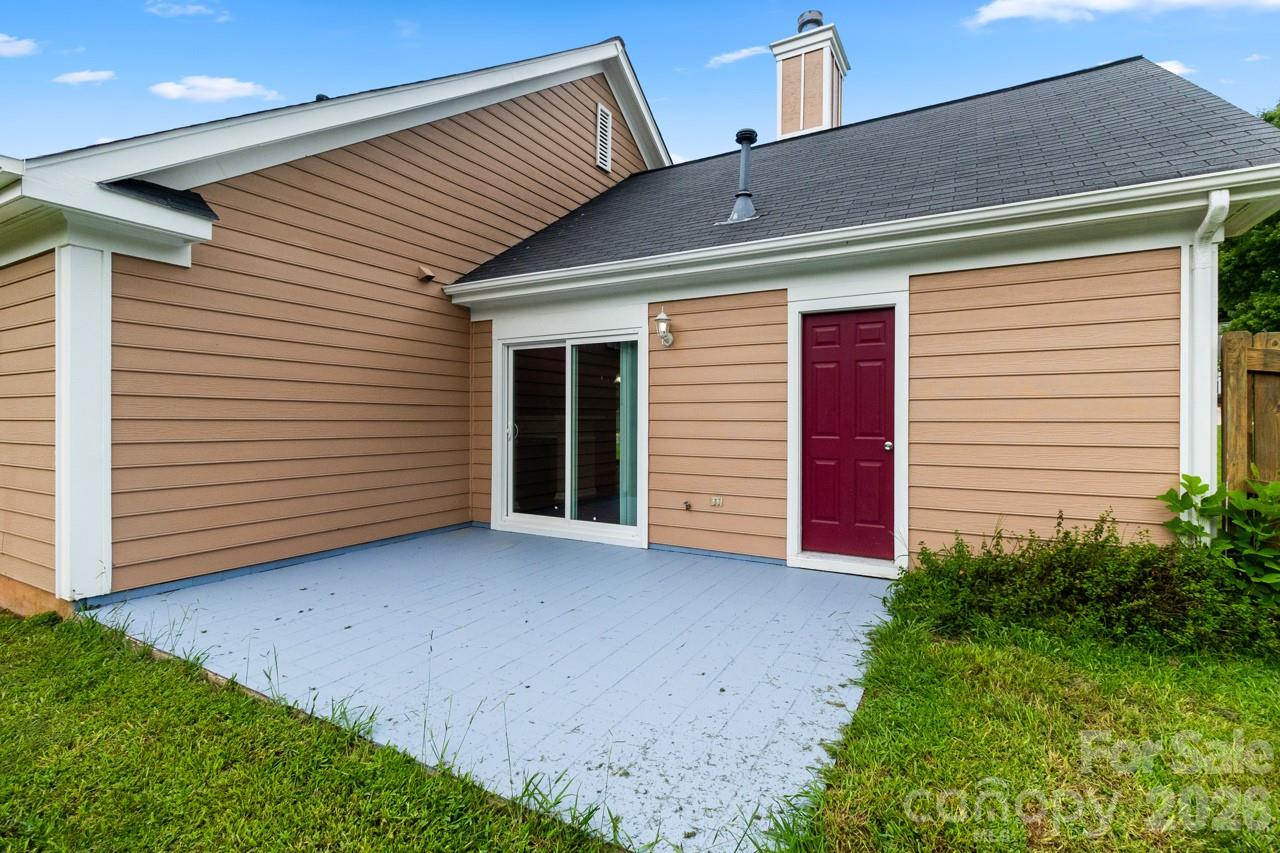 384 Cedarcroft Dr, Mooresville, NC 28115