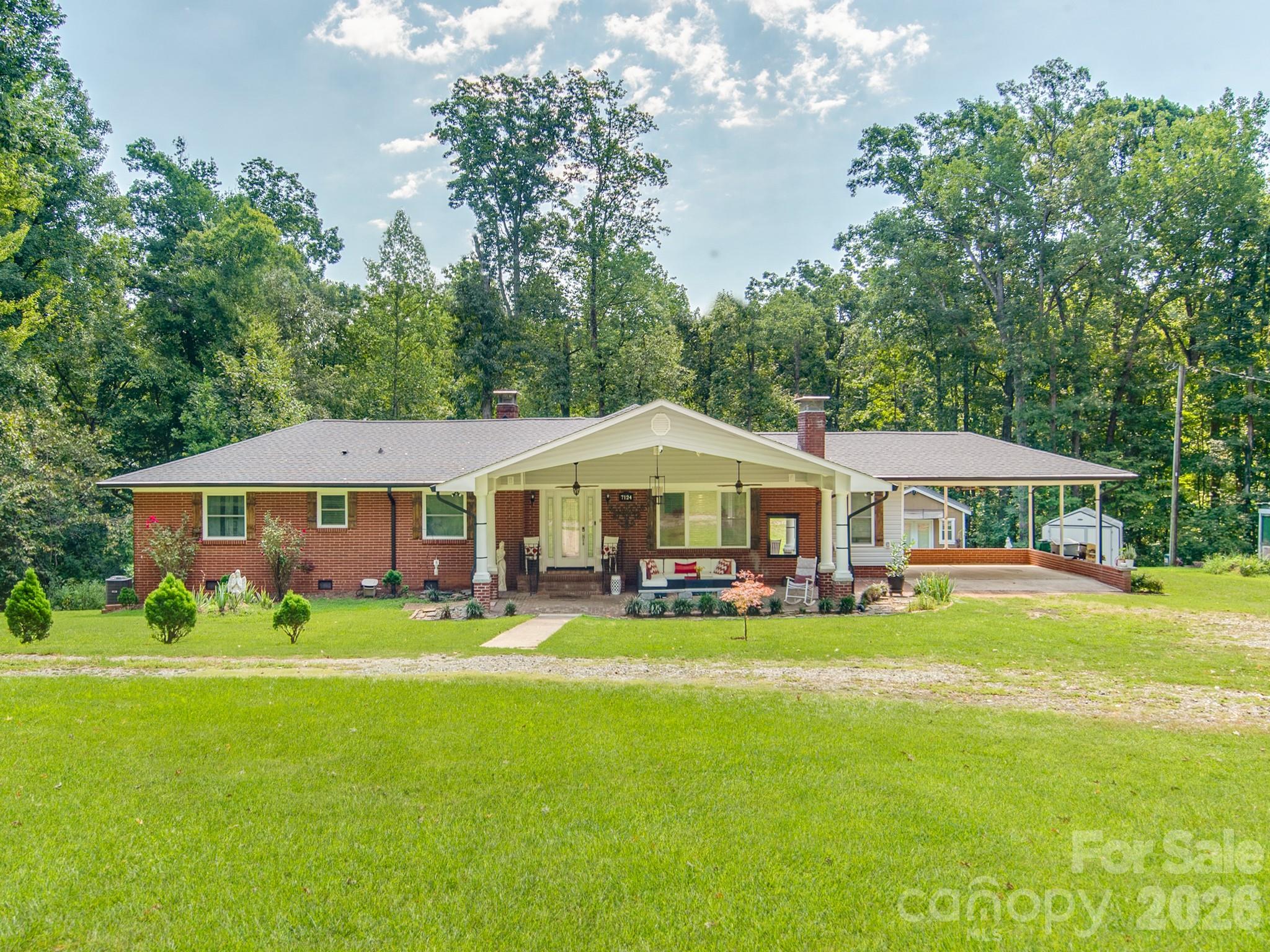 7124 Ridge Lane Rd, Charlotte, NC 28262