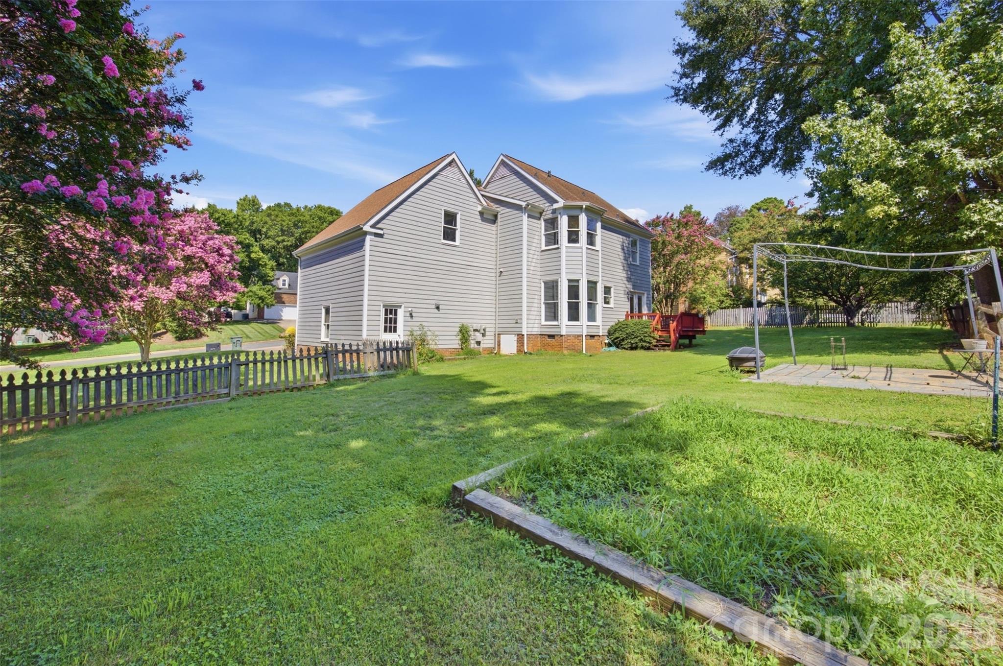 3110 Ivy Creek Rd, Gastonia, NC 28056